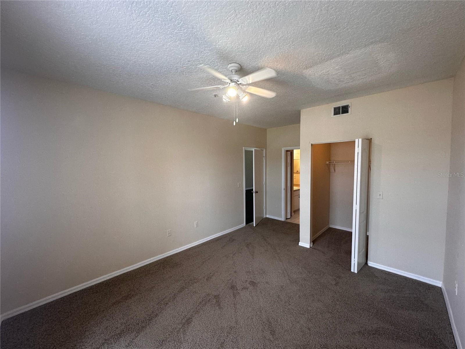 Image 13 of 42 For 5560 Metrowest Boulevard 3-204