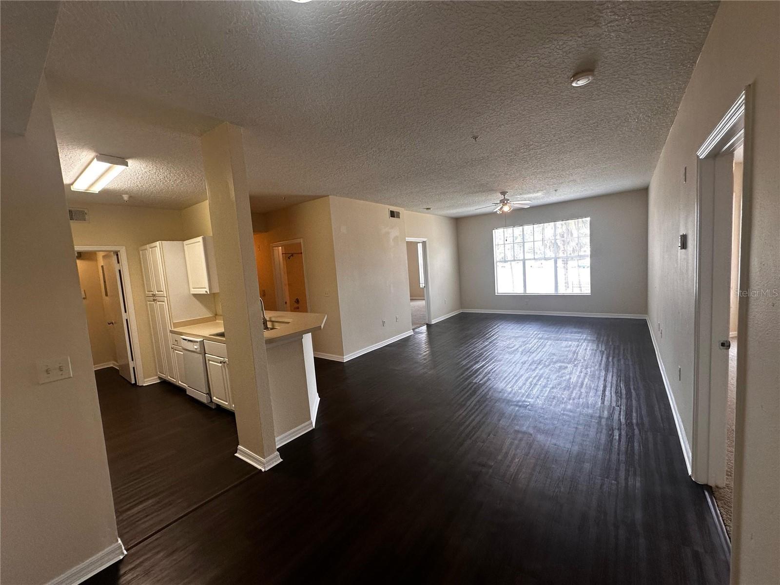 Image 15 of 42 For 5560 Metrowest Boulevard 3-204
