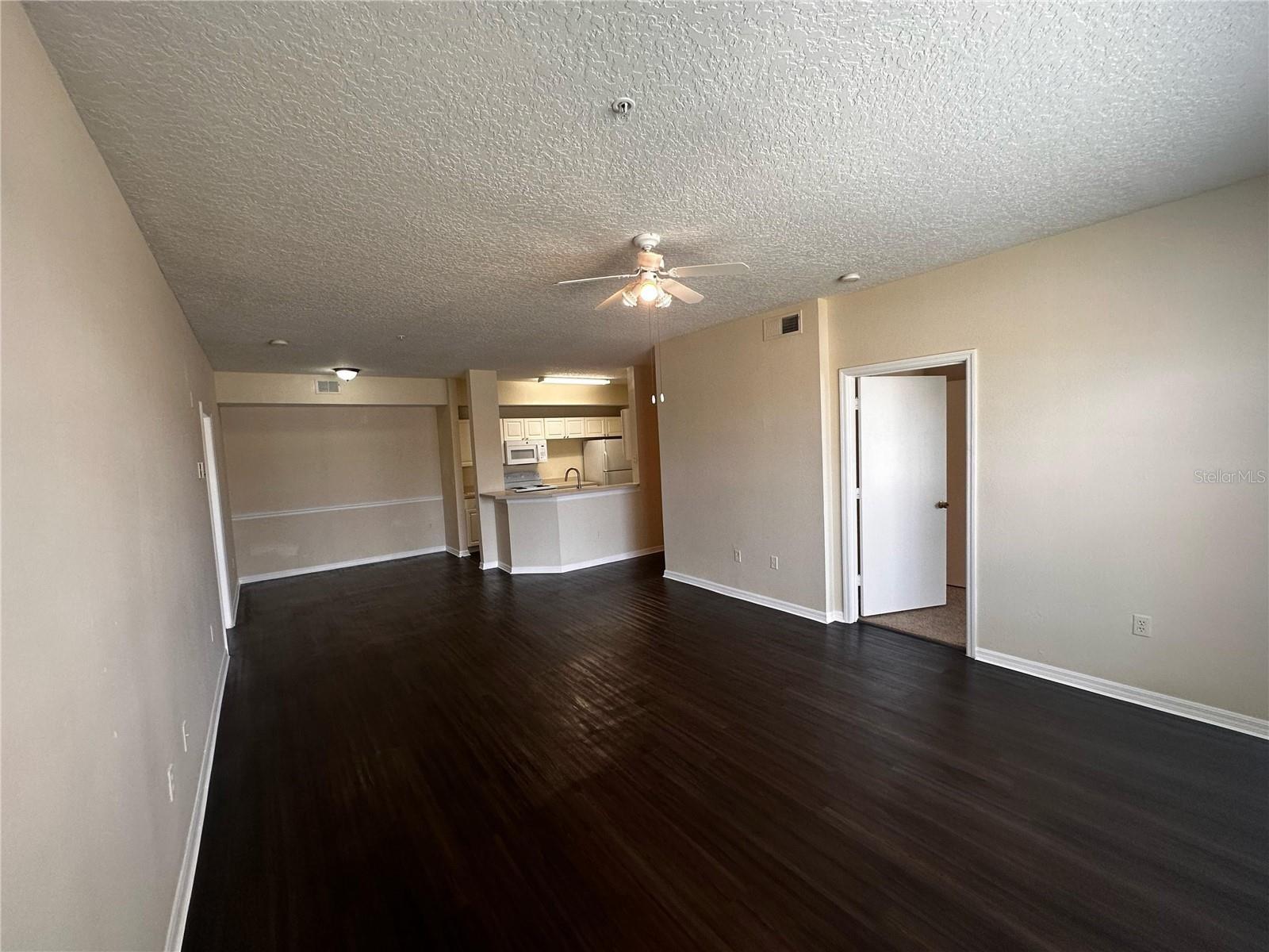 Image 16 of 42 For 5560 Metrowest Boulevard 3-204