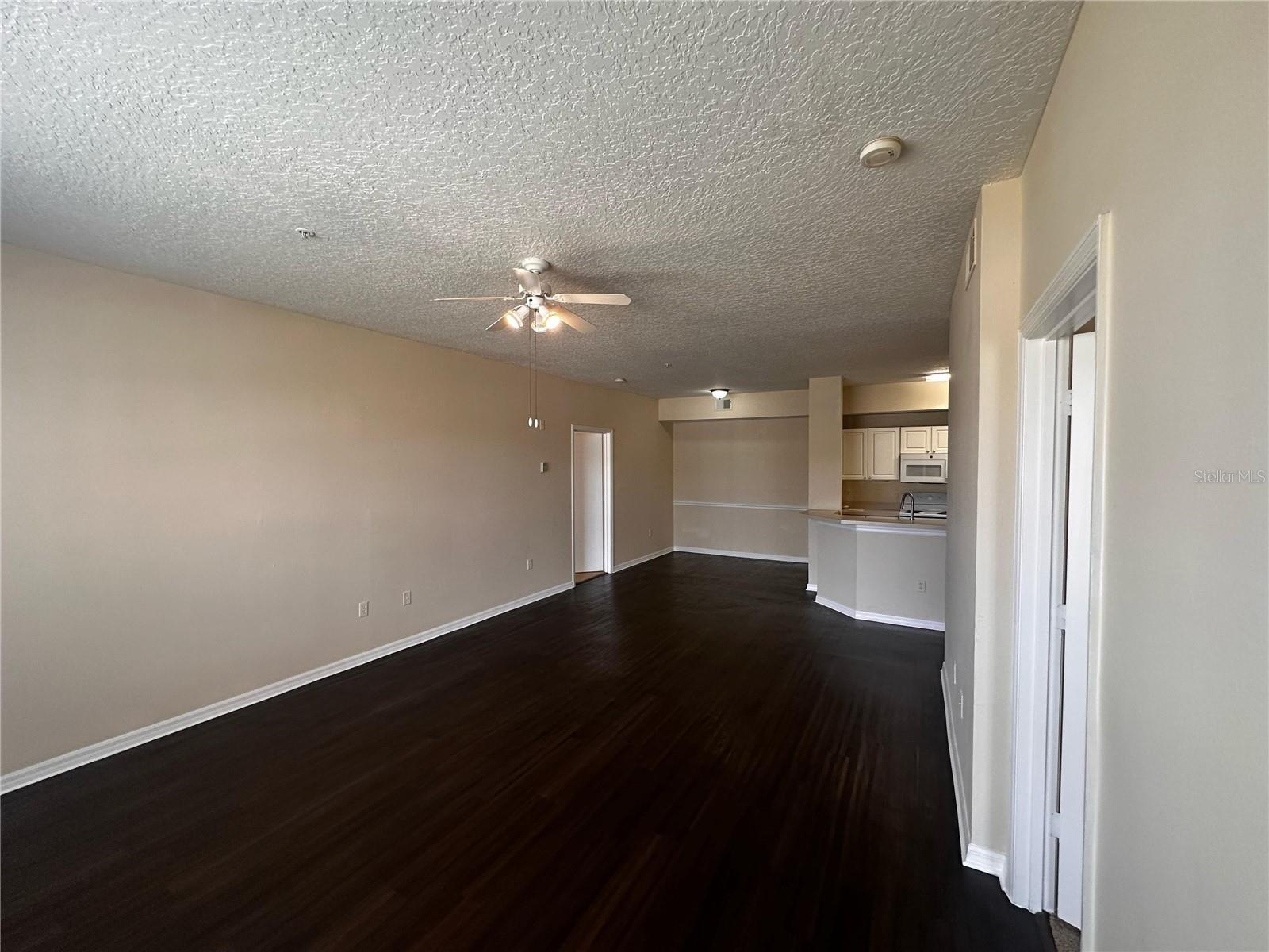 Image 17 of 42 For 5560 Metrowest Boulevard 3-204