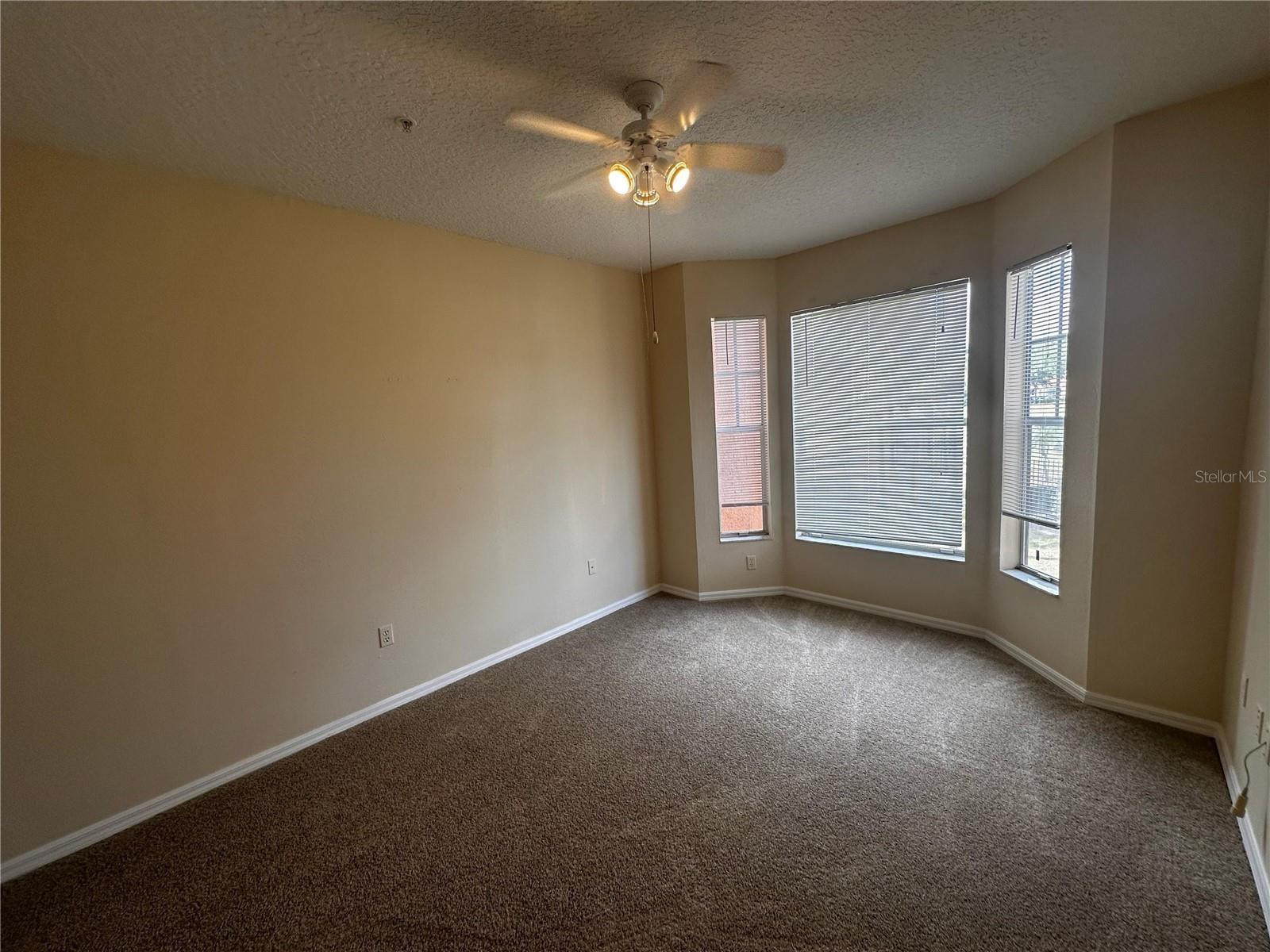 Image 28 of 42 For 5560 Metrowest Boulevard 3-204