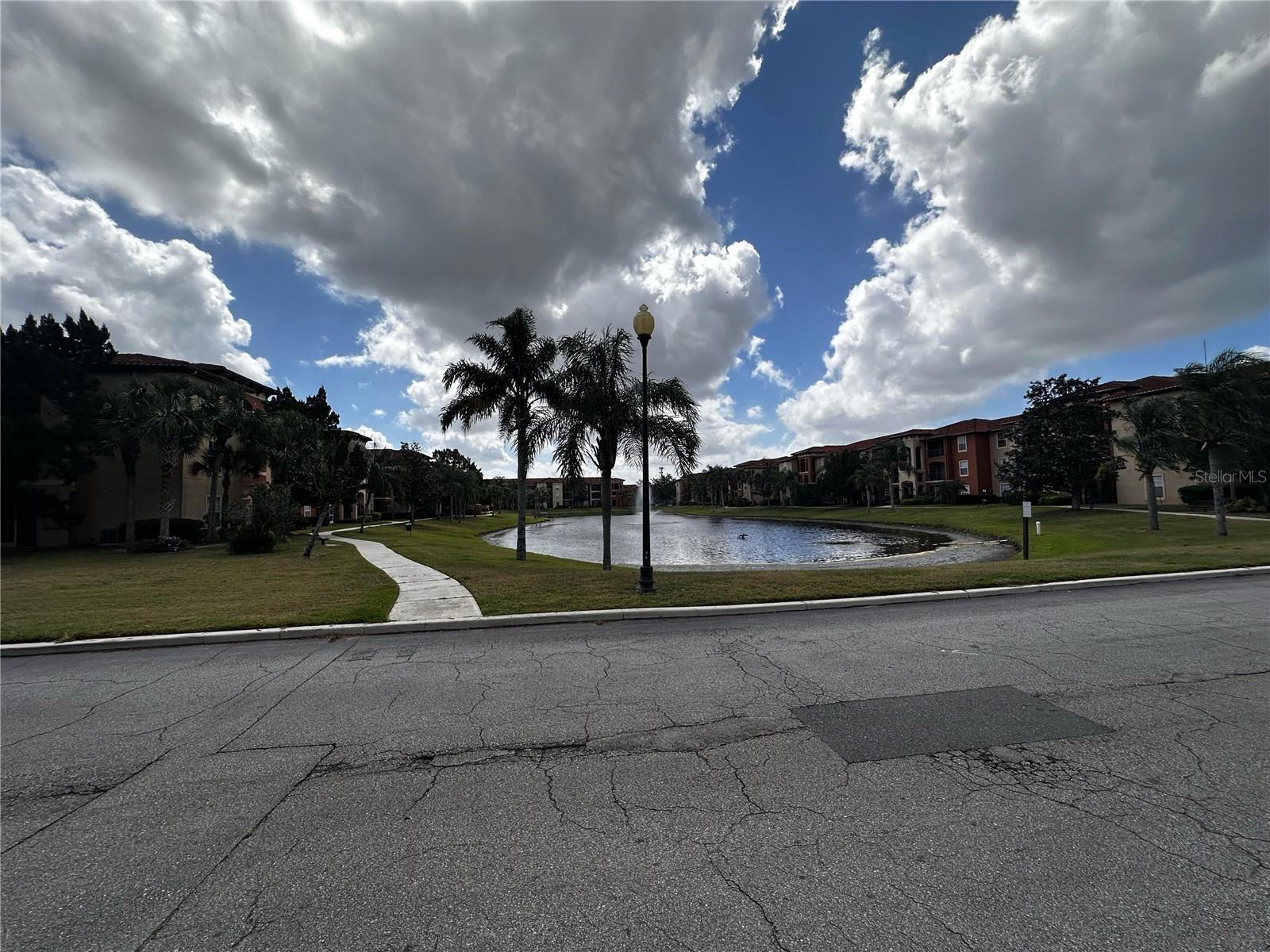 Image 39 of 42 For 5560 Metrowest Boulevard 3-204