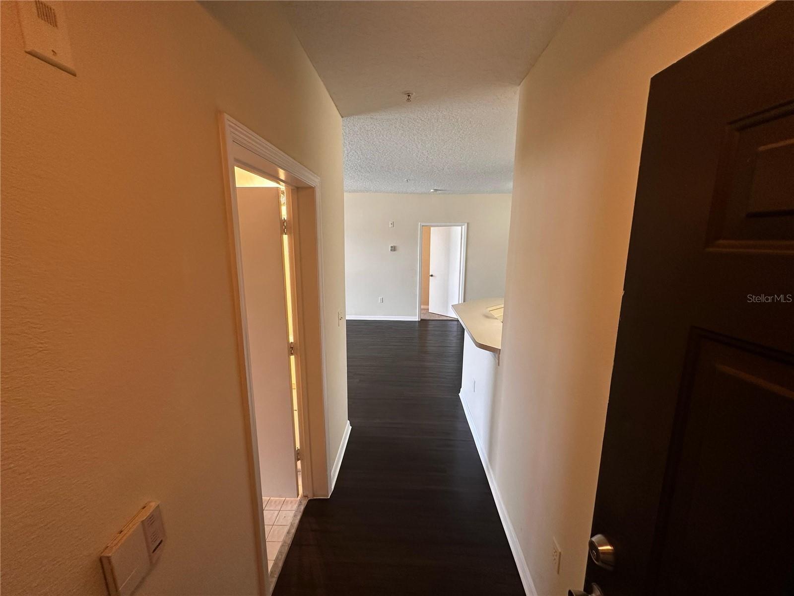 Image 4 of 42 For 5560 Metrowest Boulevard 3-204