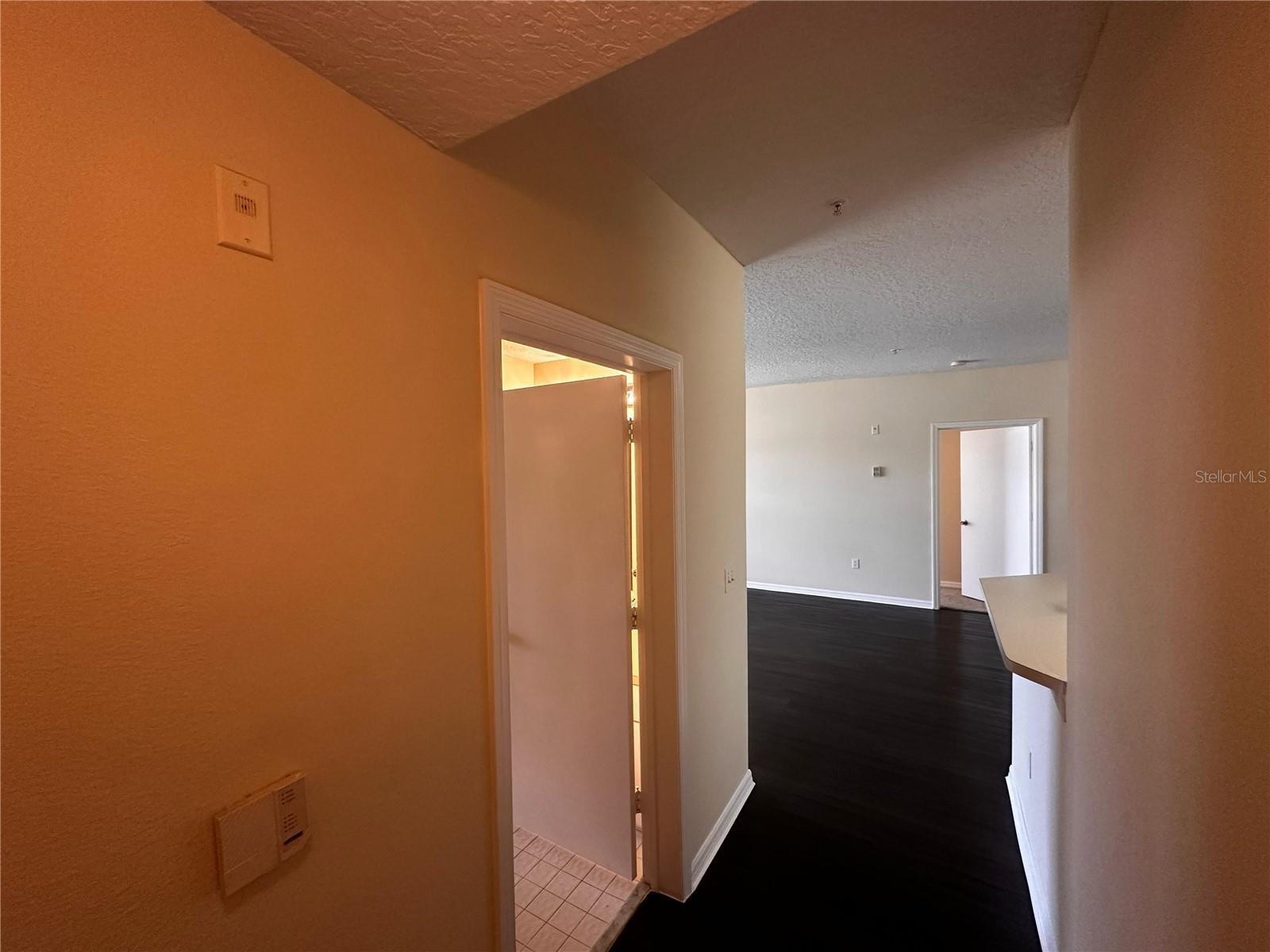 Image 5 of 42 For 5560 Metrowest Boulevard 3-204