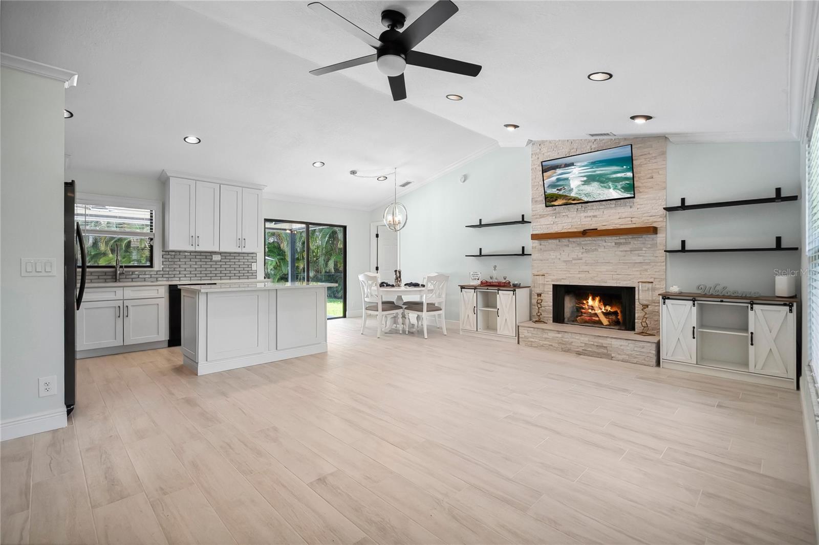 Image 3 of 21 For 6361 Phillips Bend Avenue