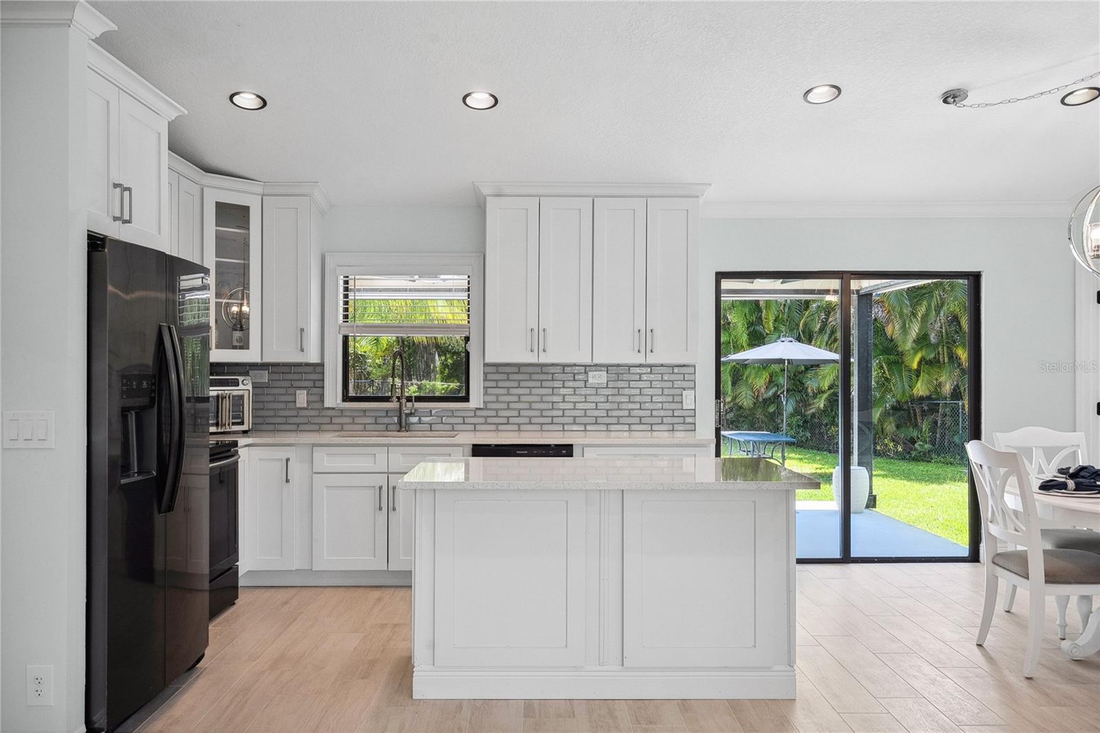 Image 6 of 21 For 6361 Phillips Bend Avenue
