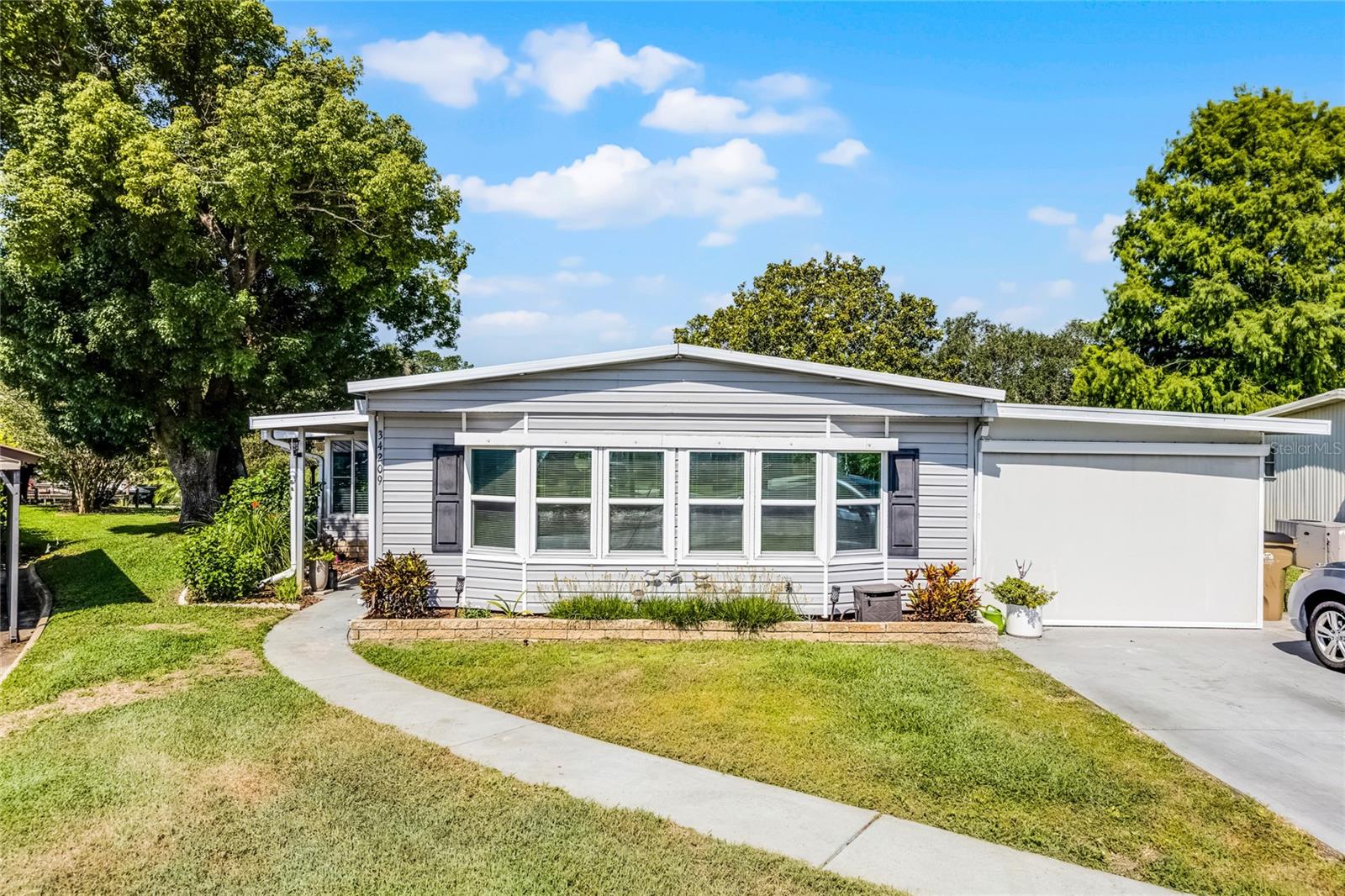 Details for 34209 Island Drive, LEESBURG, FL 34788