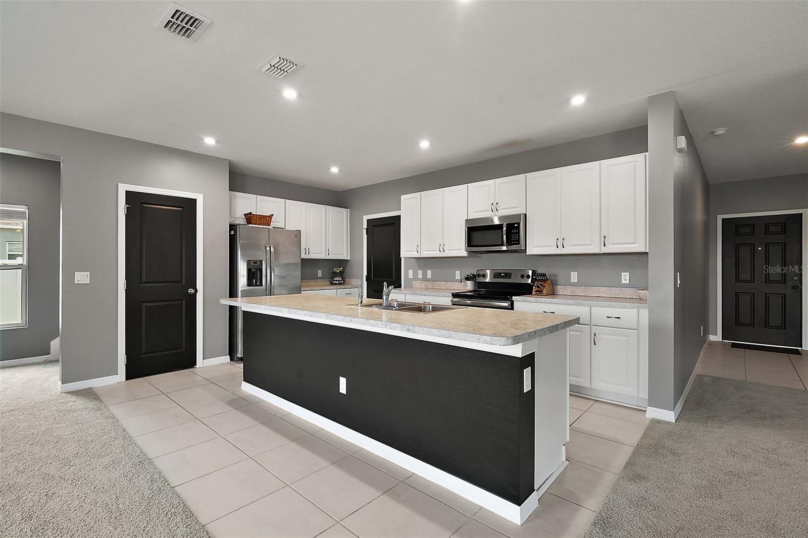 Image 15 of 45 For 605 Black Eagle Drive