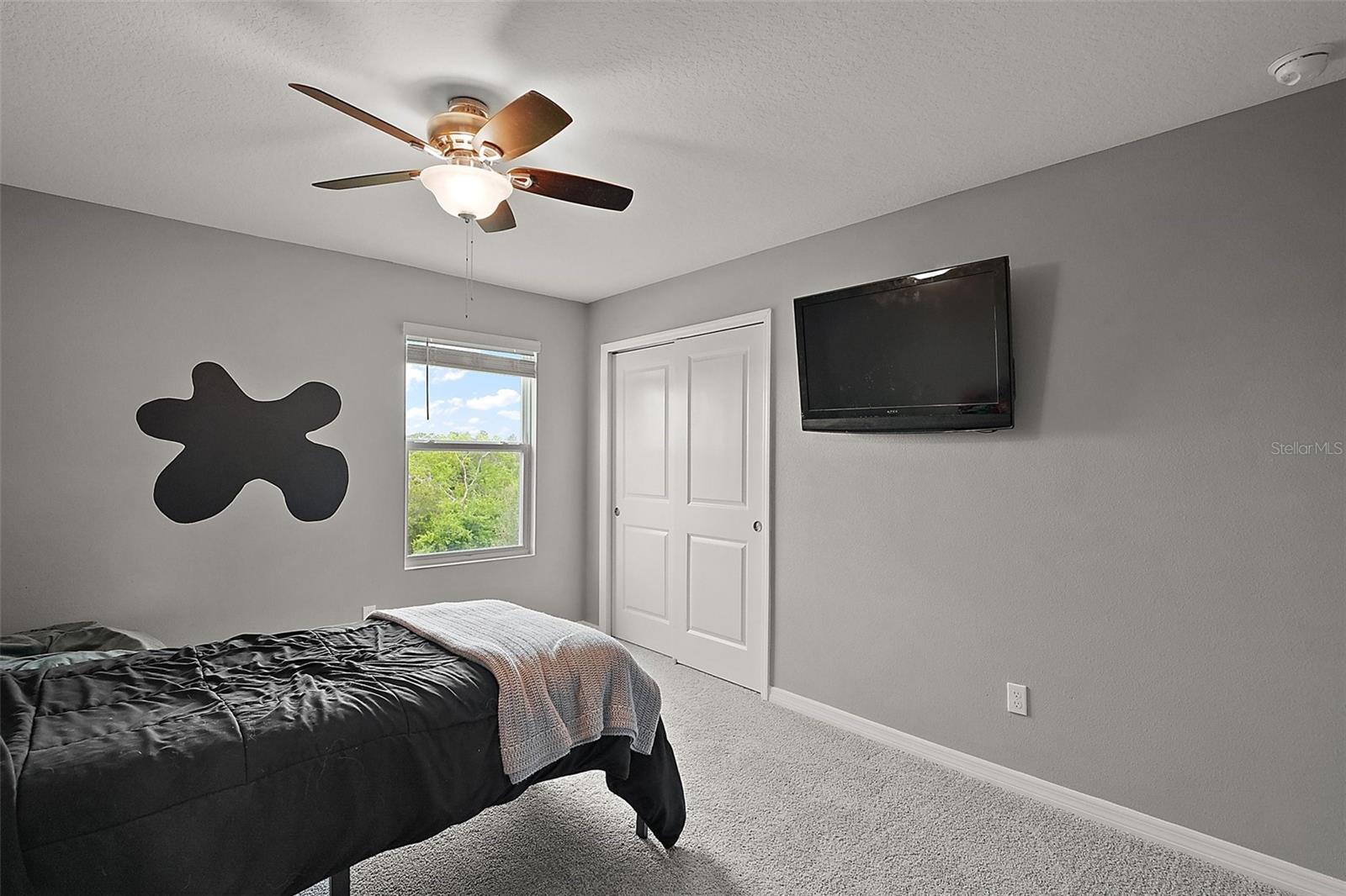 Image 28 of 45 For 605 Black Eagle Drive