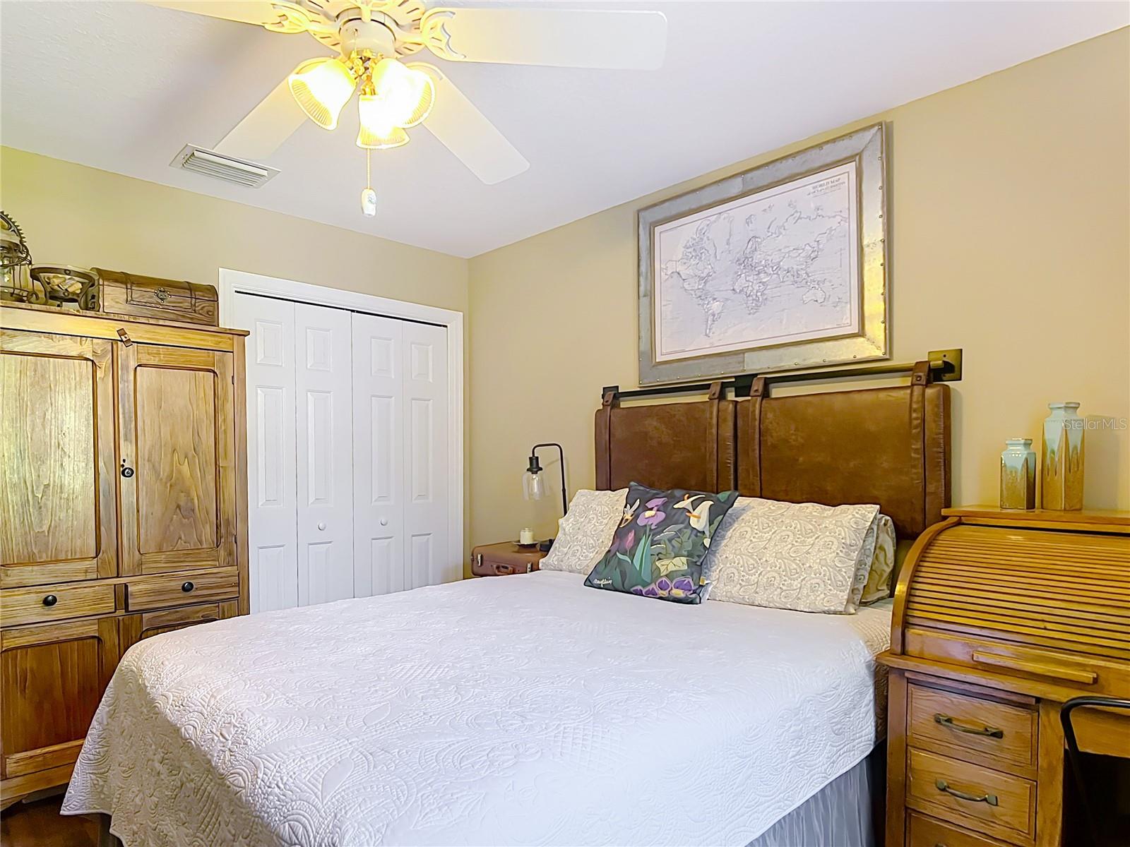 Listing photo id 18 for 750 Eden Place
