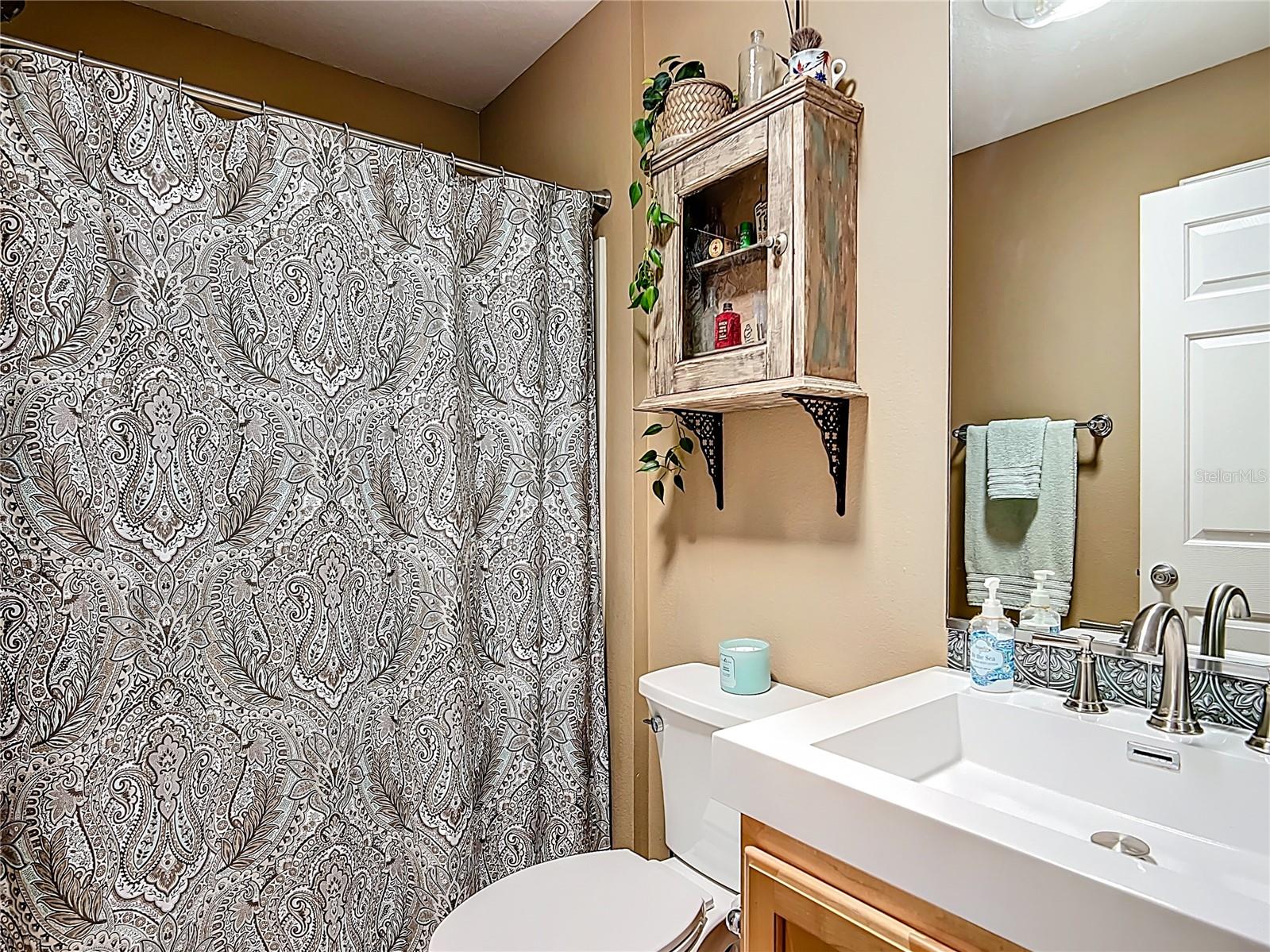 Listing photo id 19 for 750 Eden Place