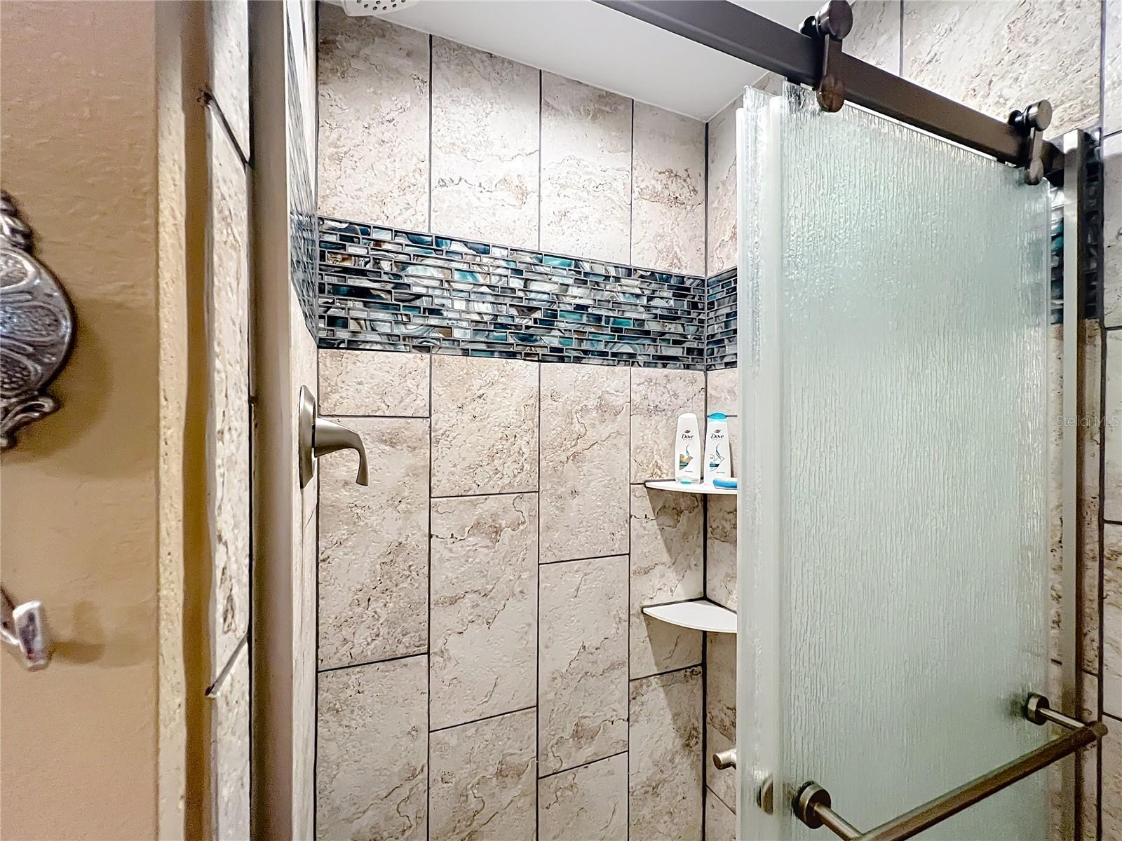 Listing photo id 24 for 750 Eden Place