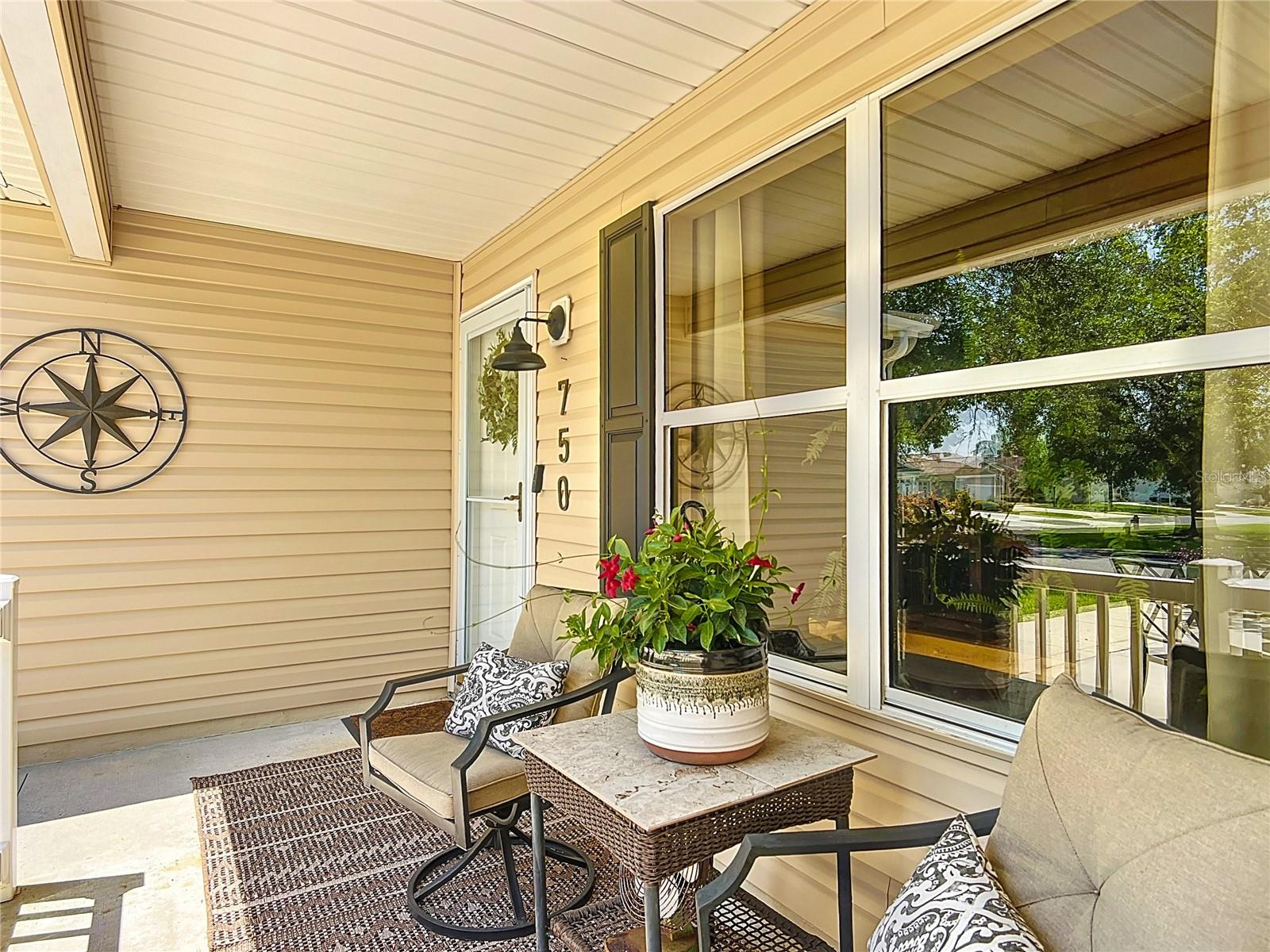 Listing photo id 7 for 750 Eden Place
