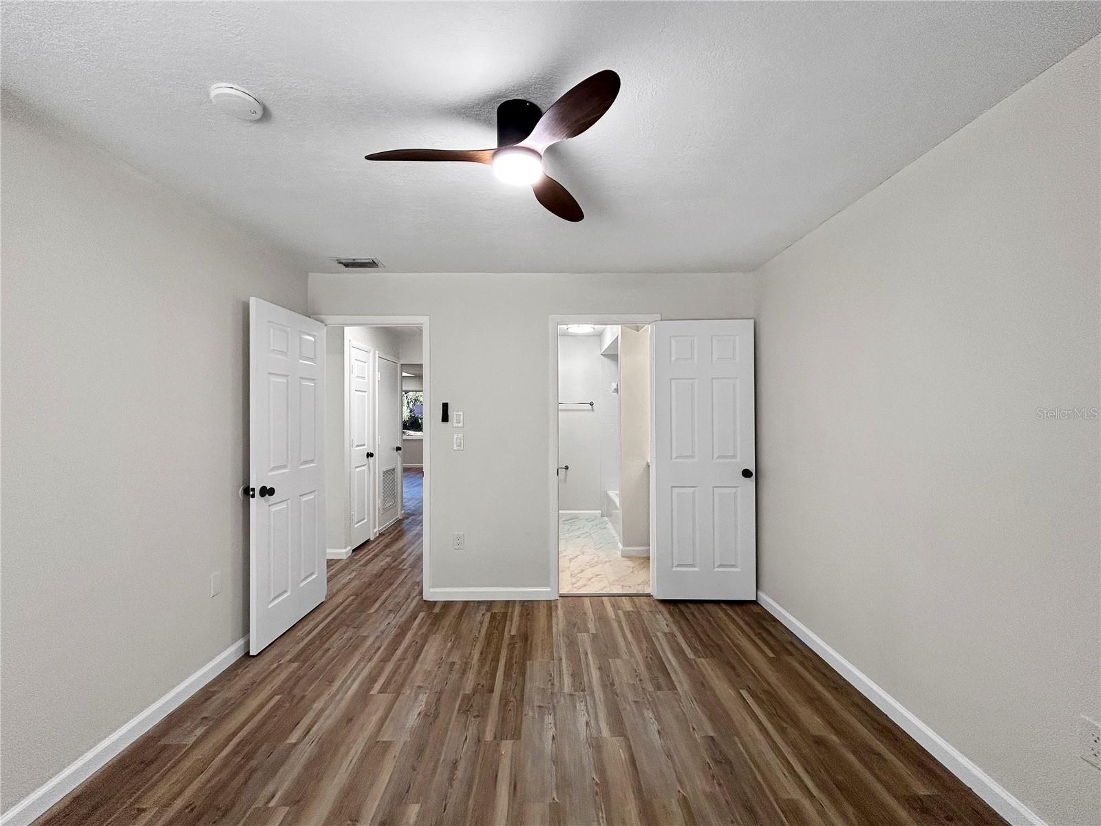 Image 18 of 31 For 5136 Cedar Hammock Drive