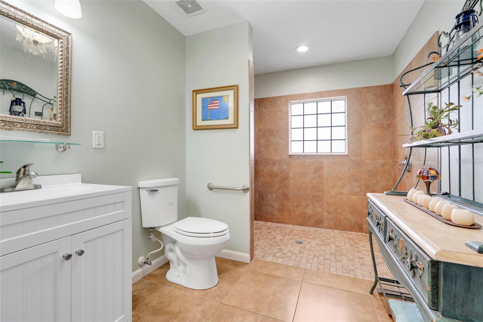 Image 19 of 40 For 410 Gulley Avenue