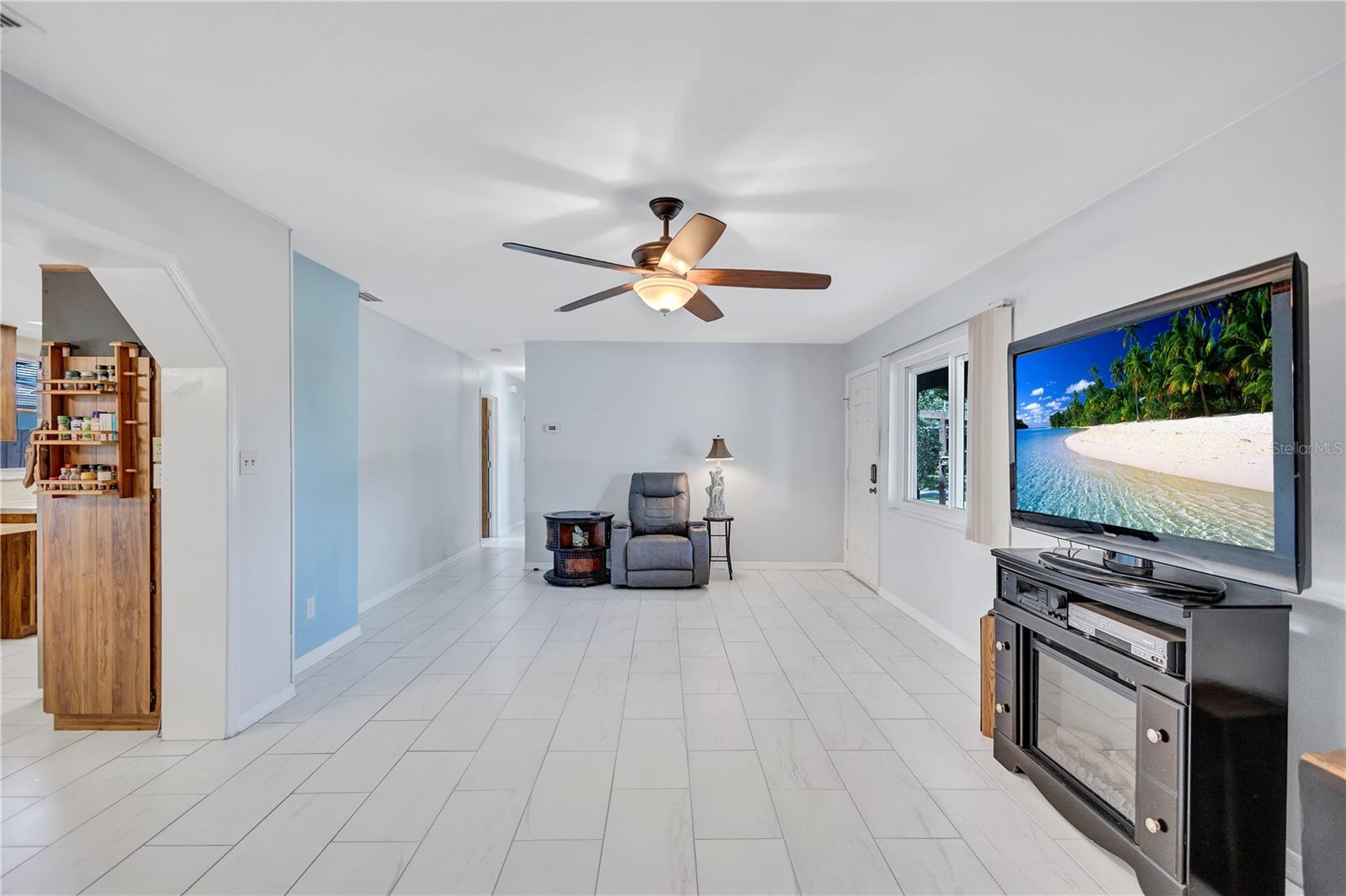 Image 13 of 39 For 6443 34th Avenue N