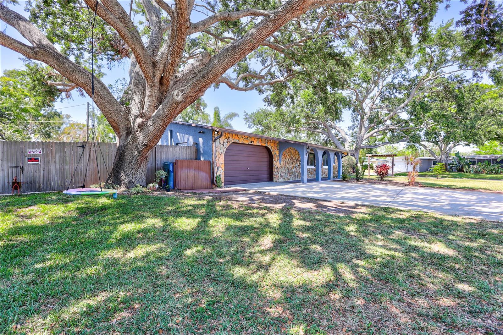 Image 4 of 39 For 6443 34th Avenue N