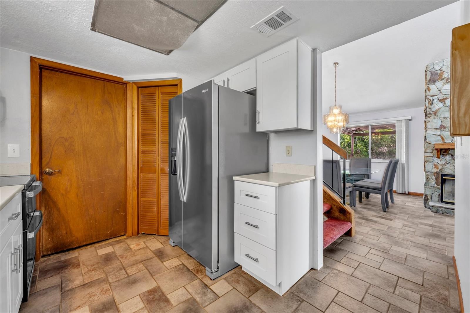Image 13 of 40 For 2104 Winding Ridge Avenue S