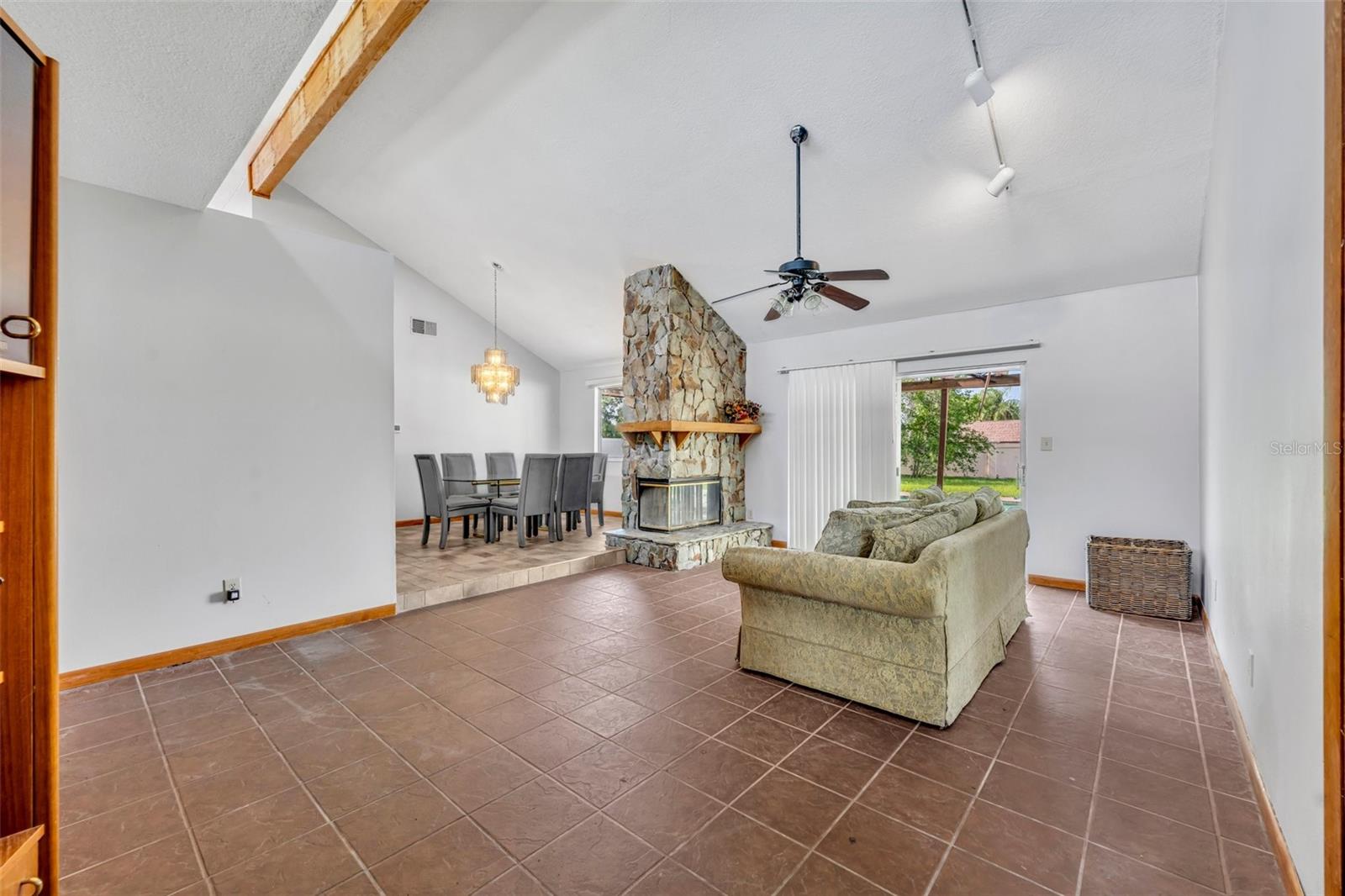 Image 5 of 40 For 2104 Winding Ridge Avenue S