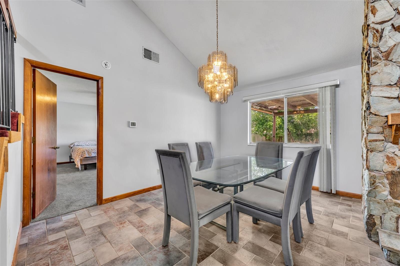 Image 7 of 40 For 2104 Winding Ridge Avenue S