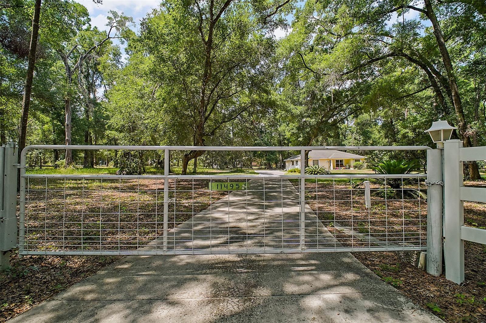 Image 26 of 36 For 11495 71st Terrace Road