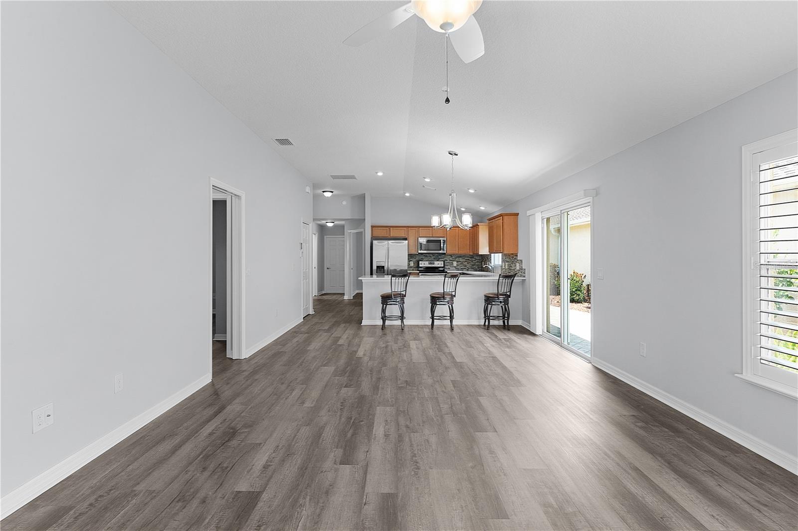 Image 21 of 56 For 2967 Thayer Terrace