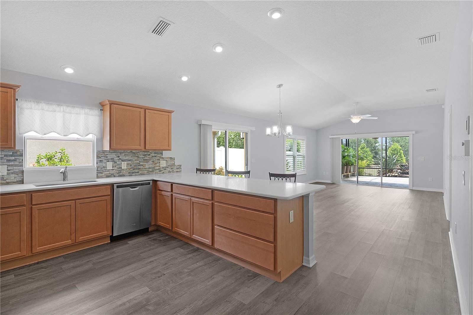 Image 9 of 56 For 2967 Thayer Terrace