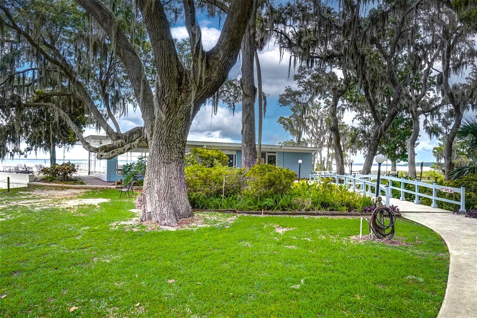 Image 35 of 42 For 33 Palm Drive