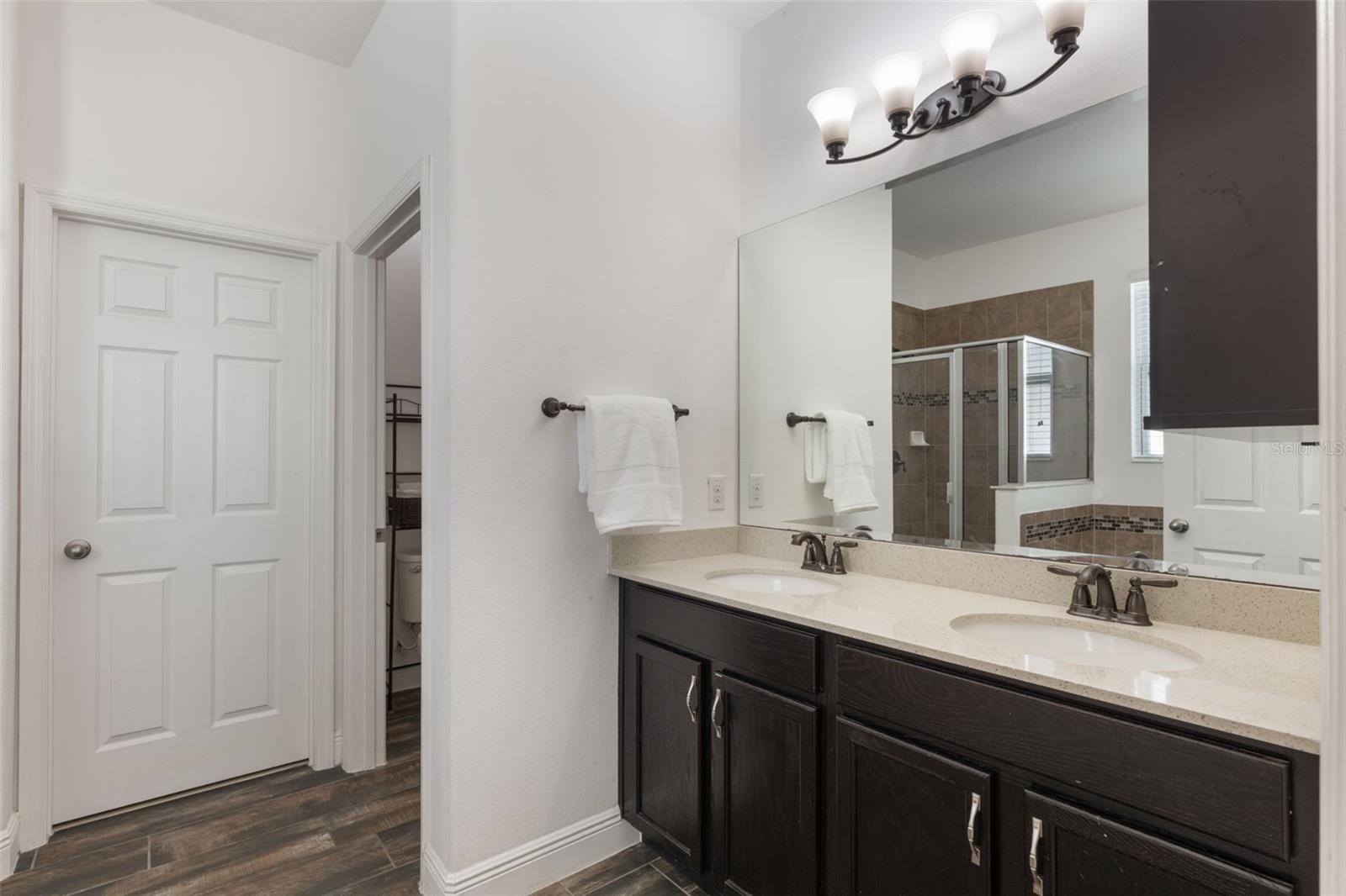 Image 11 of 34 For 686 Black Eagle Drive