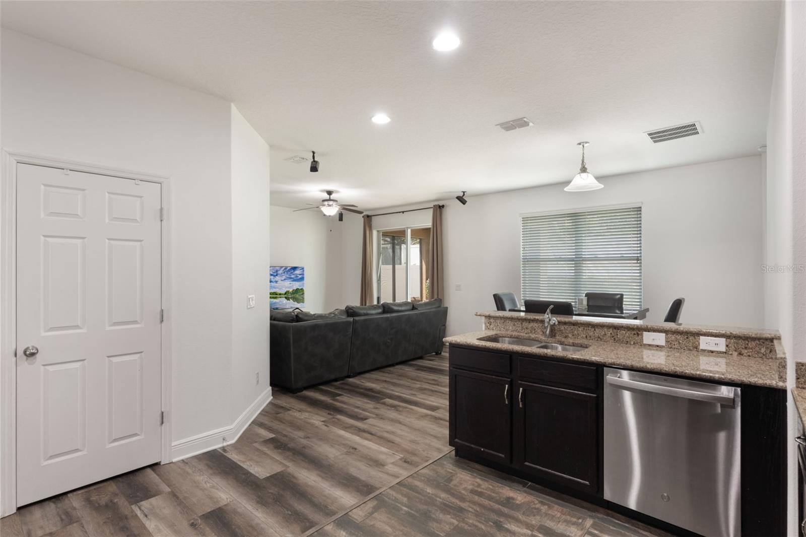 Image 6 of 34 For 686 Black Eagle Drive