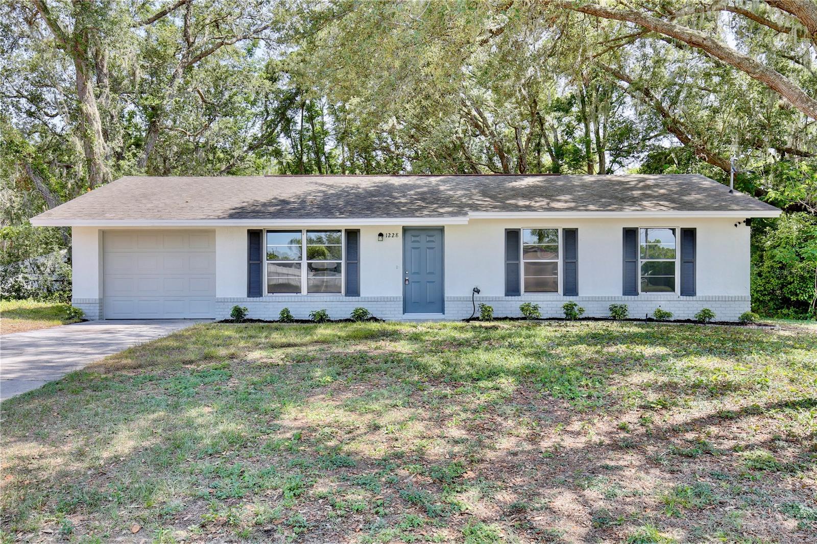 Details for 1228 Padgett Circle, LADY LAKE, FL 32159