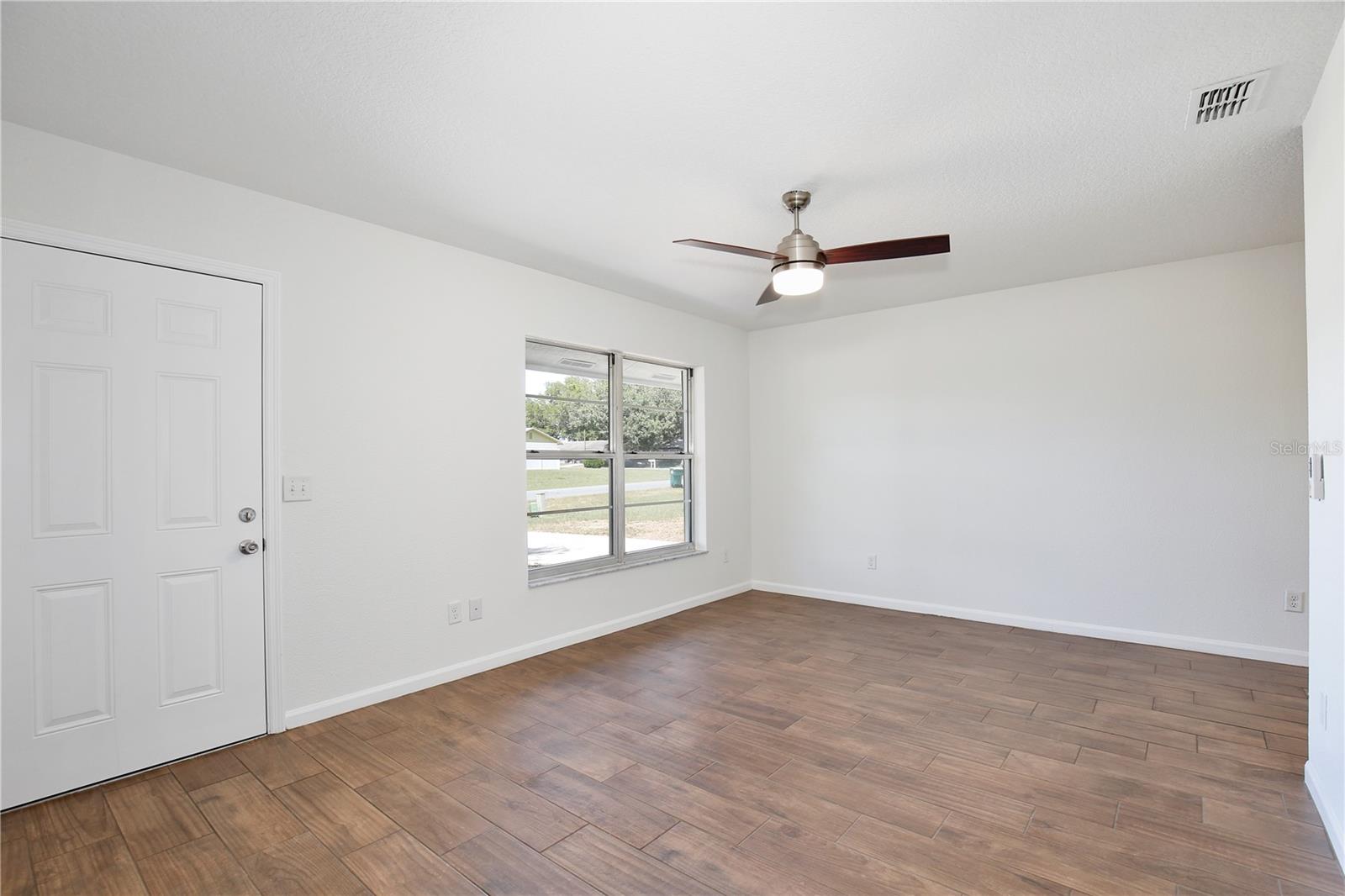 Image 3 of 22 For 1228 Padgett Circle