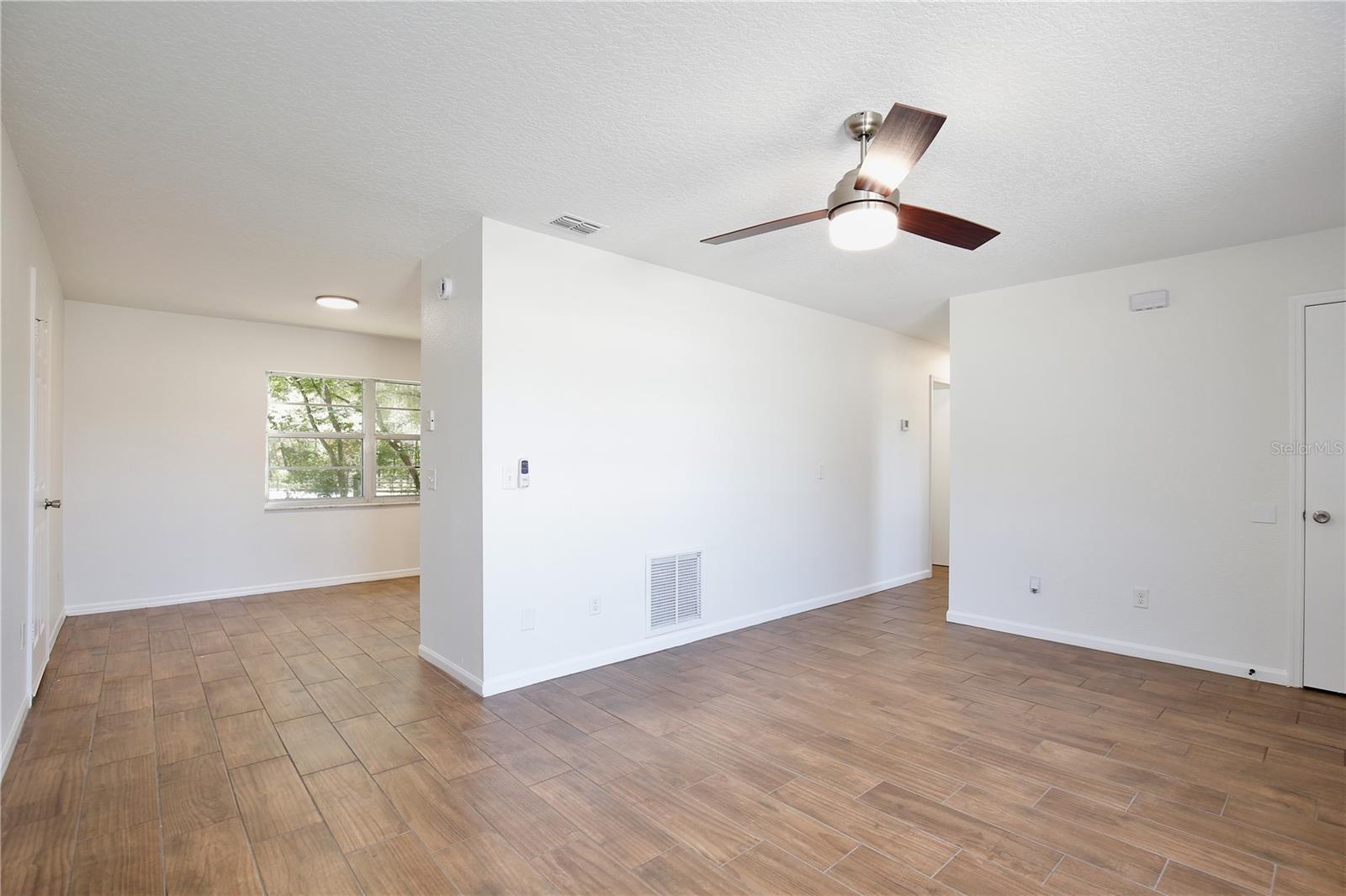 Image 5 of 22 For 1228 Padgett Circle