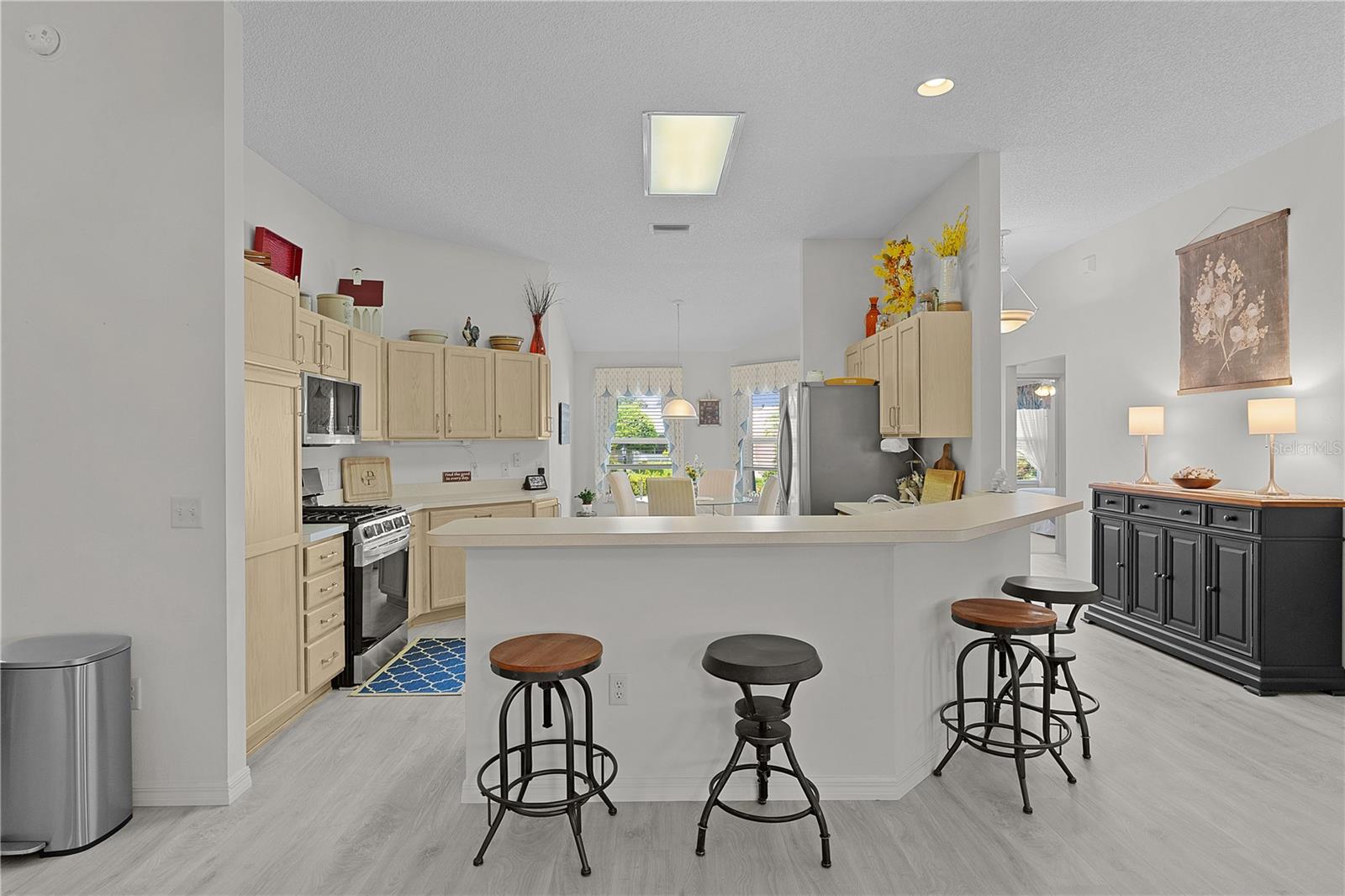 Image 12 of 44 For 2738 Morven Park Way