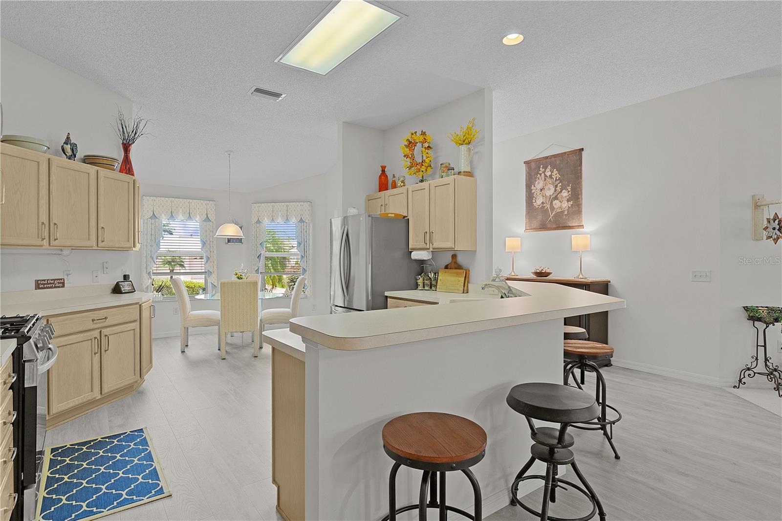 Image 14 of 44 For 2738 Morven Park Way