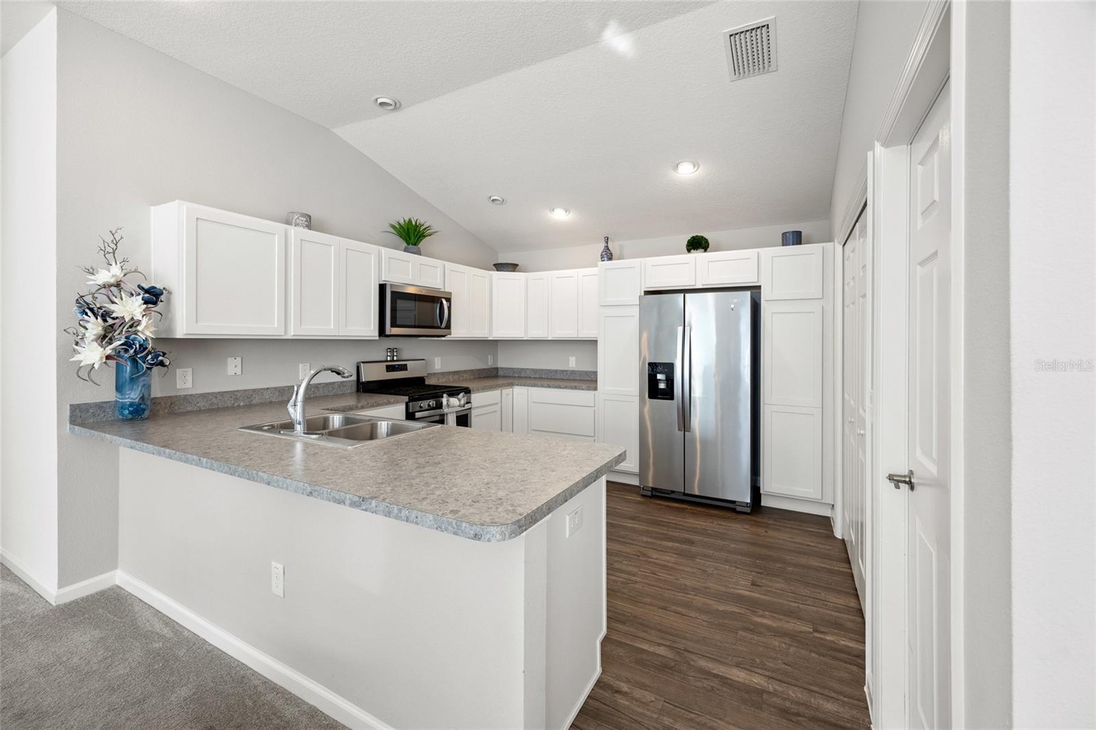 Image 16 of 37 For 2142 Weber Court