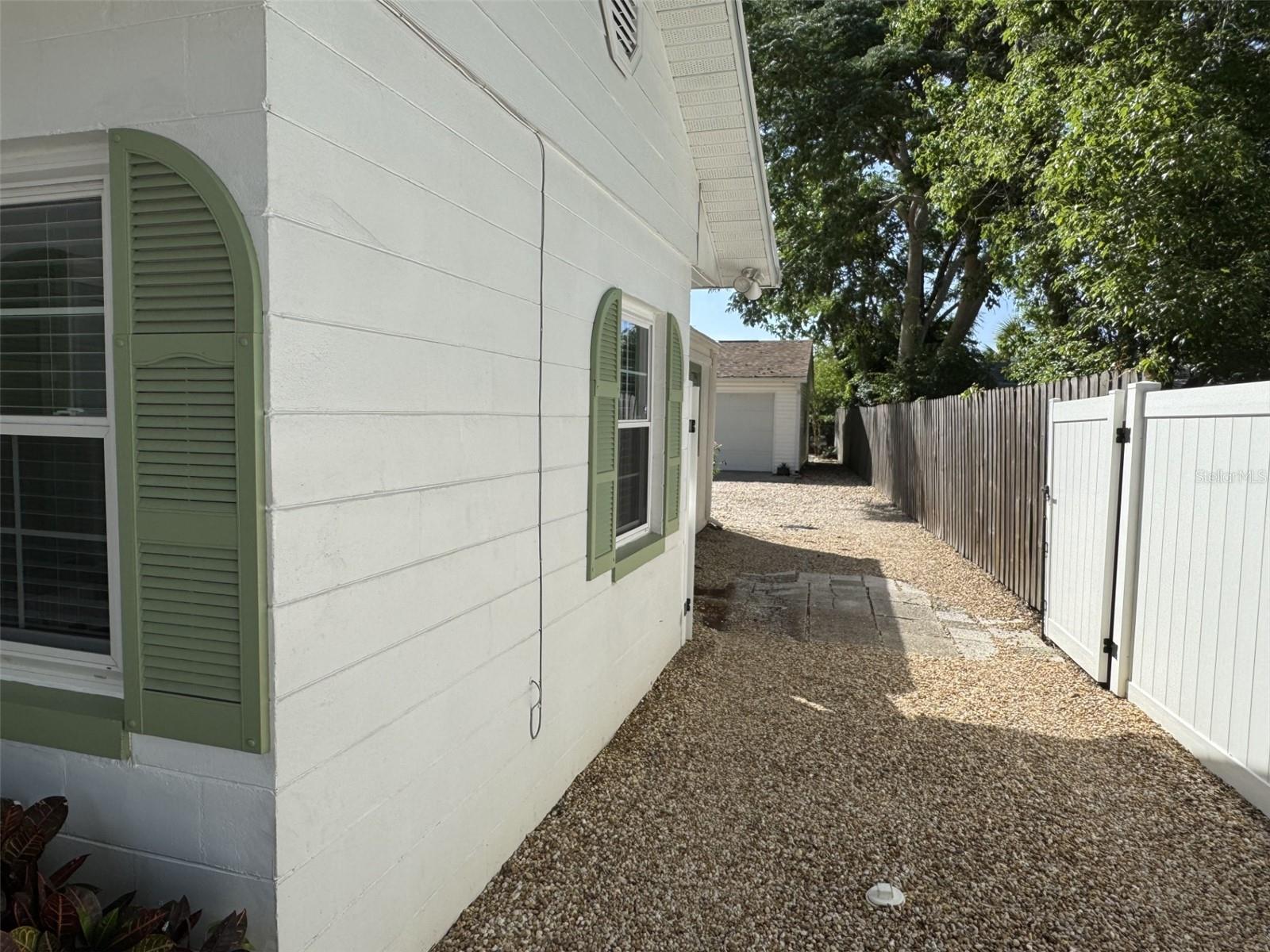 Image 6 of 45 For 1339 Orchid Avenue