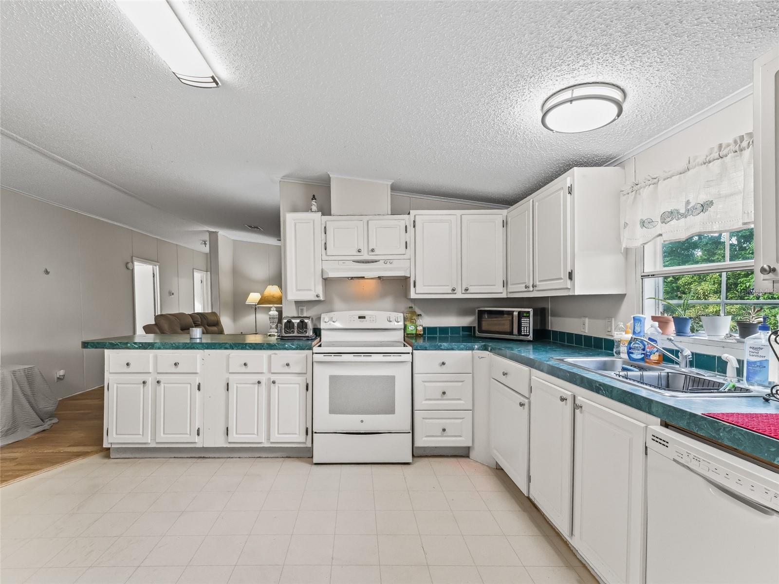 Image 13 of 40 For 14130 175th Street