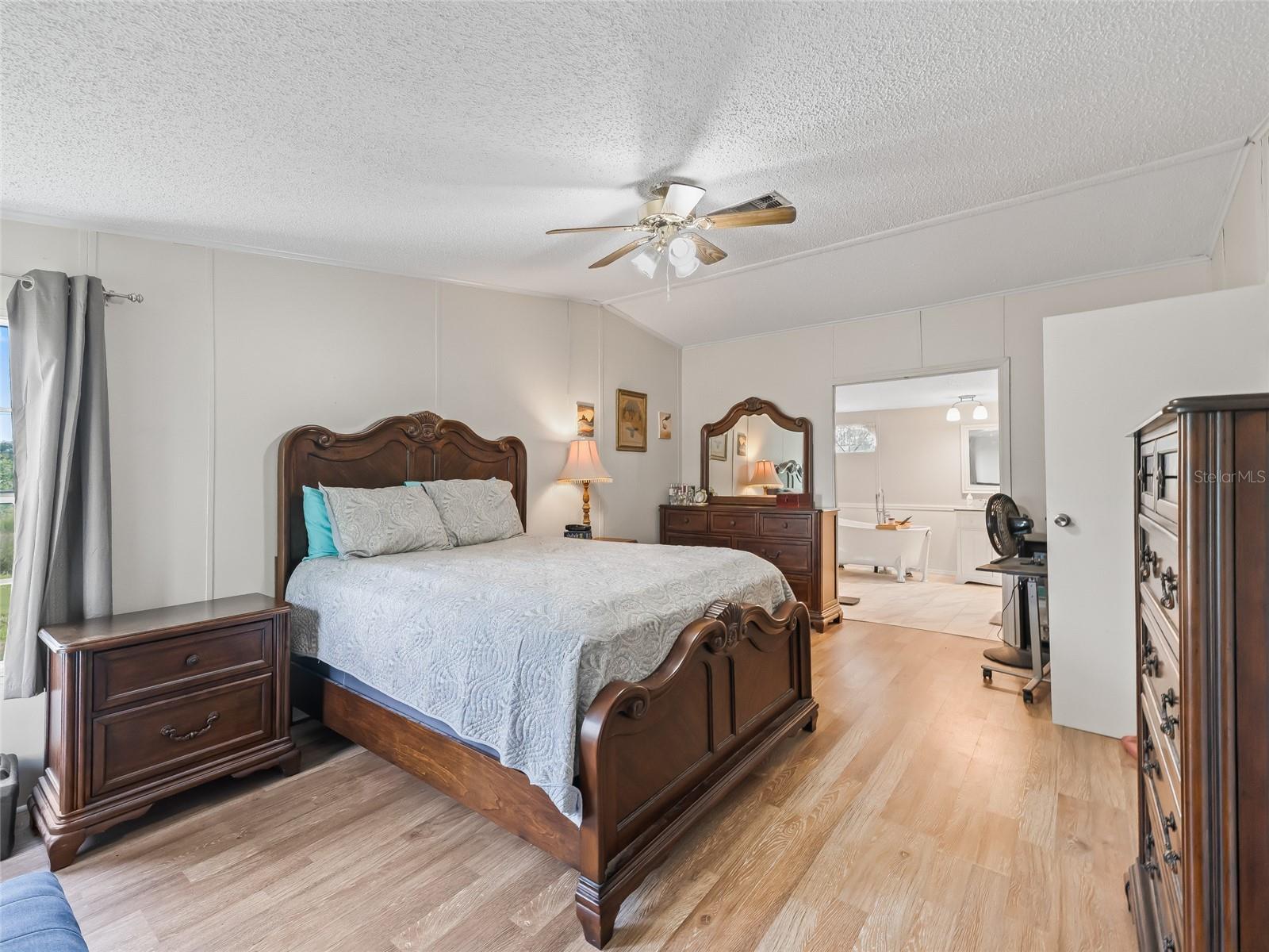 Image 17 of 40 For 14130 175th Street