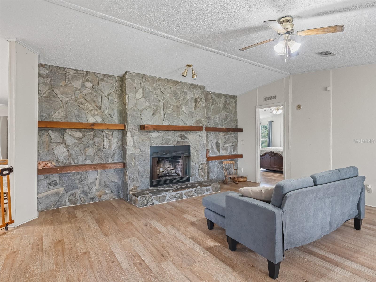Image 5 of 40 For 14130 175th Street