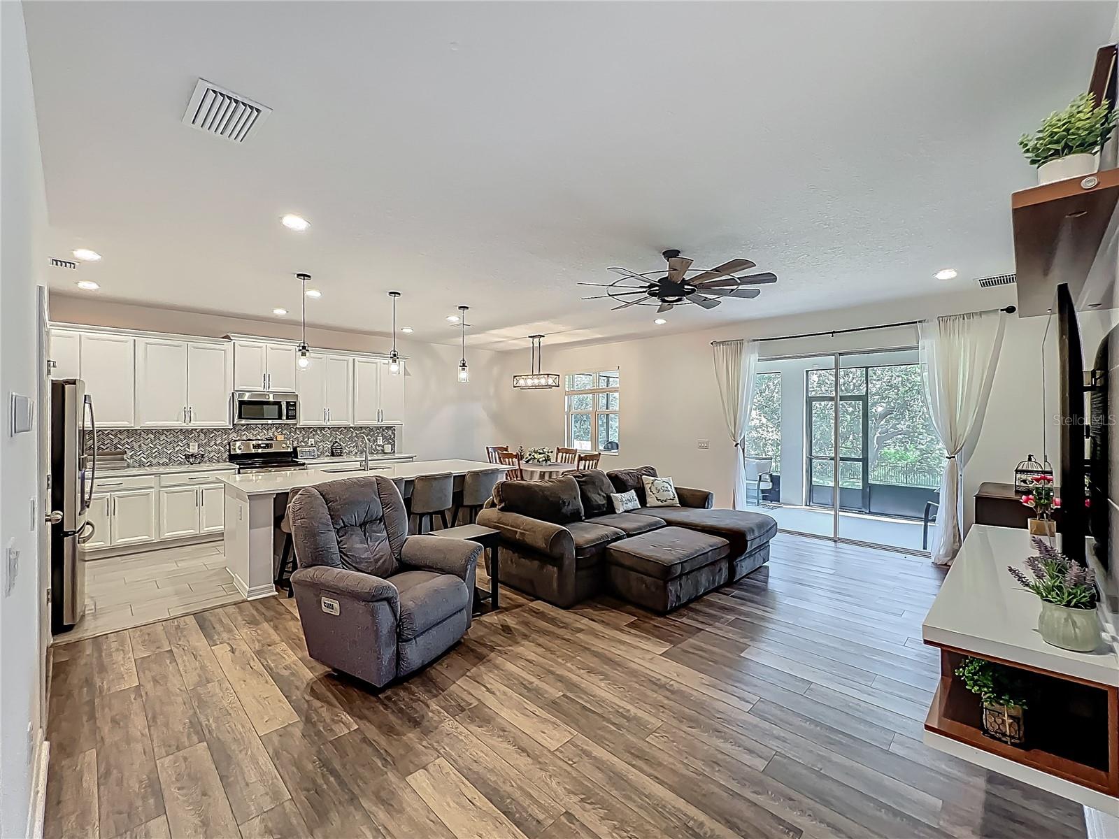 Image 10 of 54 For 124 Juno Drive