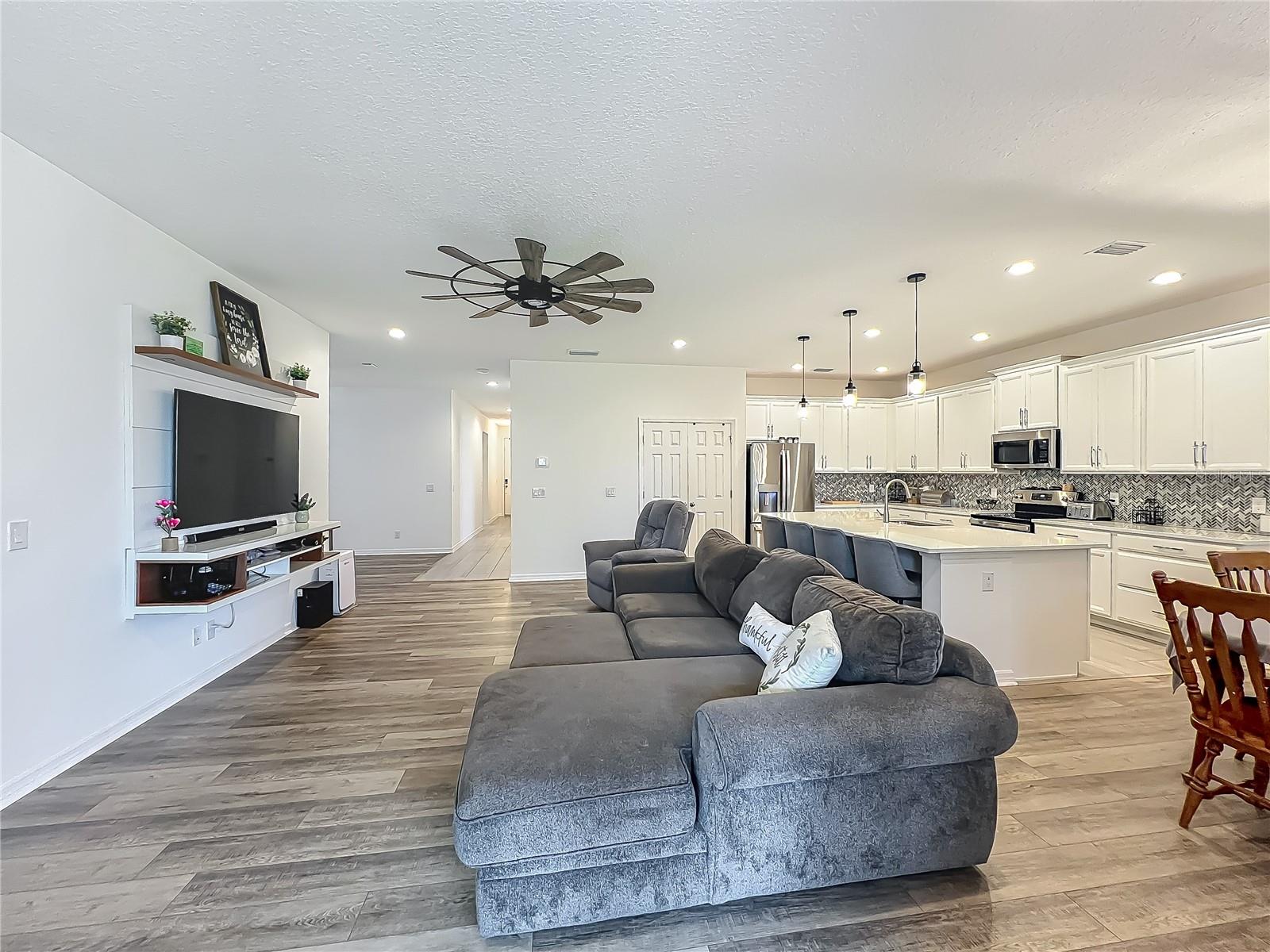 Image 12 of 54 For 124 Juno Drive