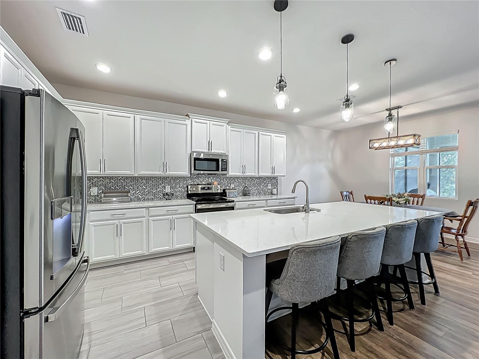 Image 15 of 54 For 124 Juno Drive