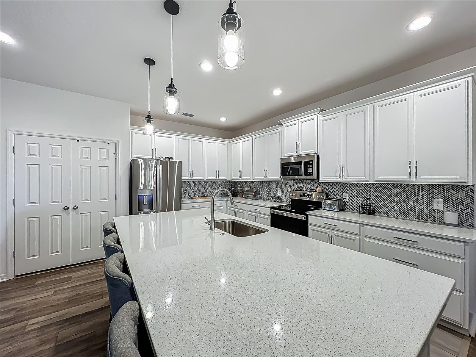 Image 19 of 54 For 124 Juno Drive