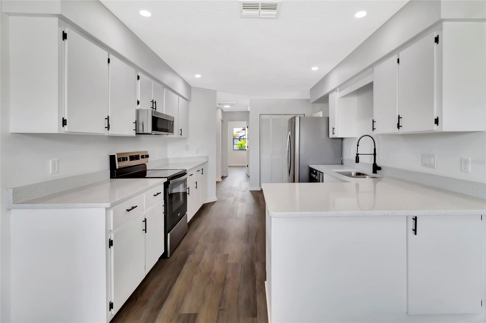 Image 13 of 31 For 2235 Harbor Town Lane