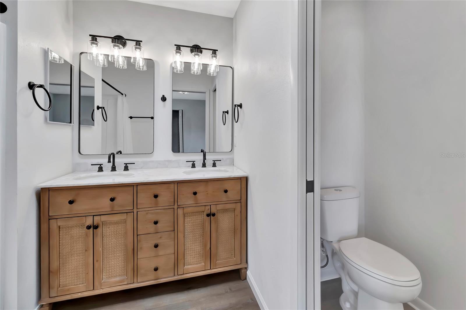 Image 18 of 31 For 2235 Harbor Town Lane