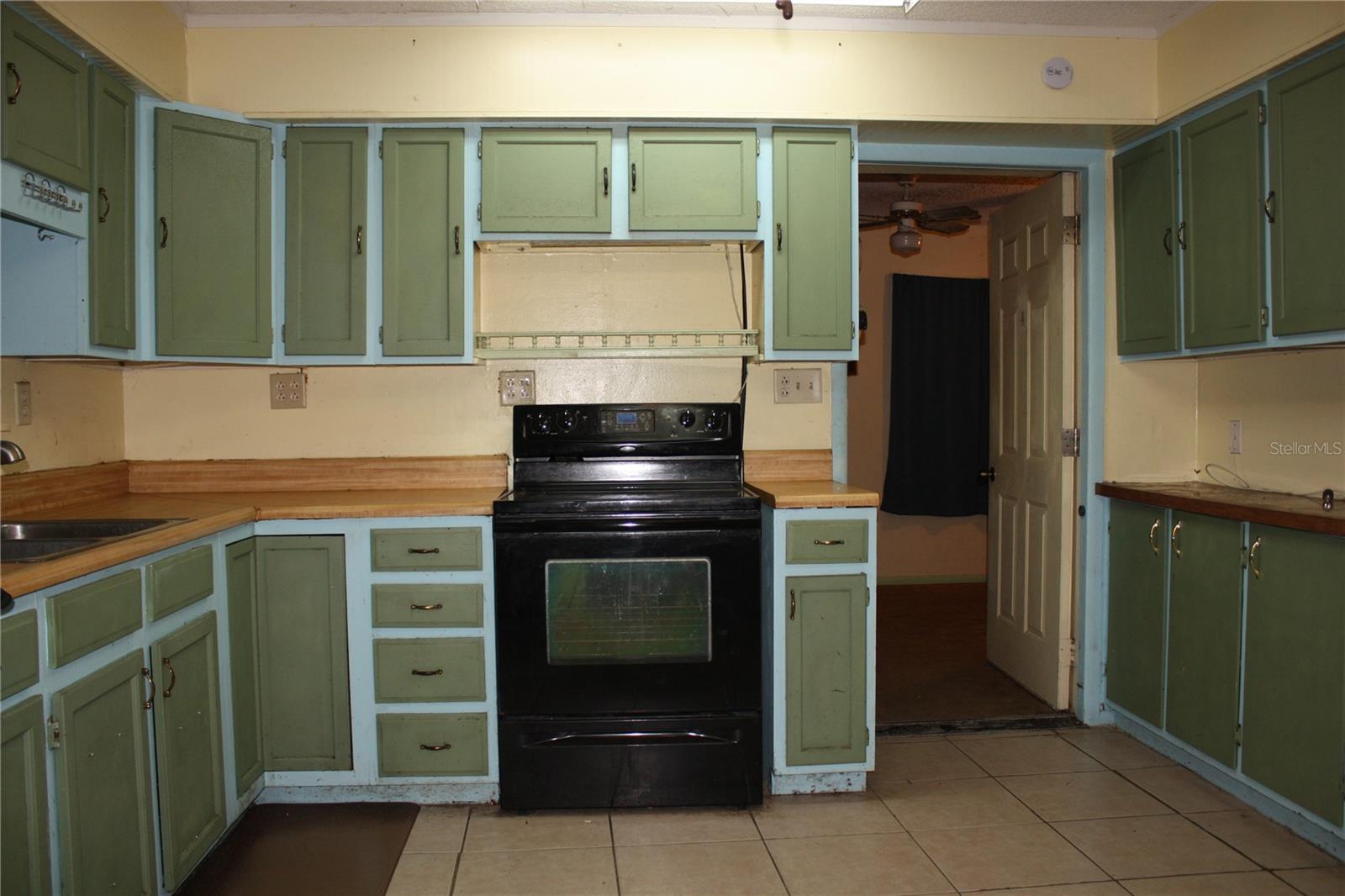 Image 11 of 33 For 1095 Golden Isle Drive