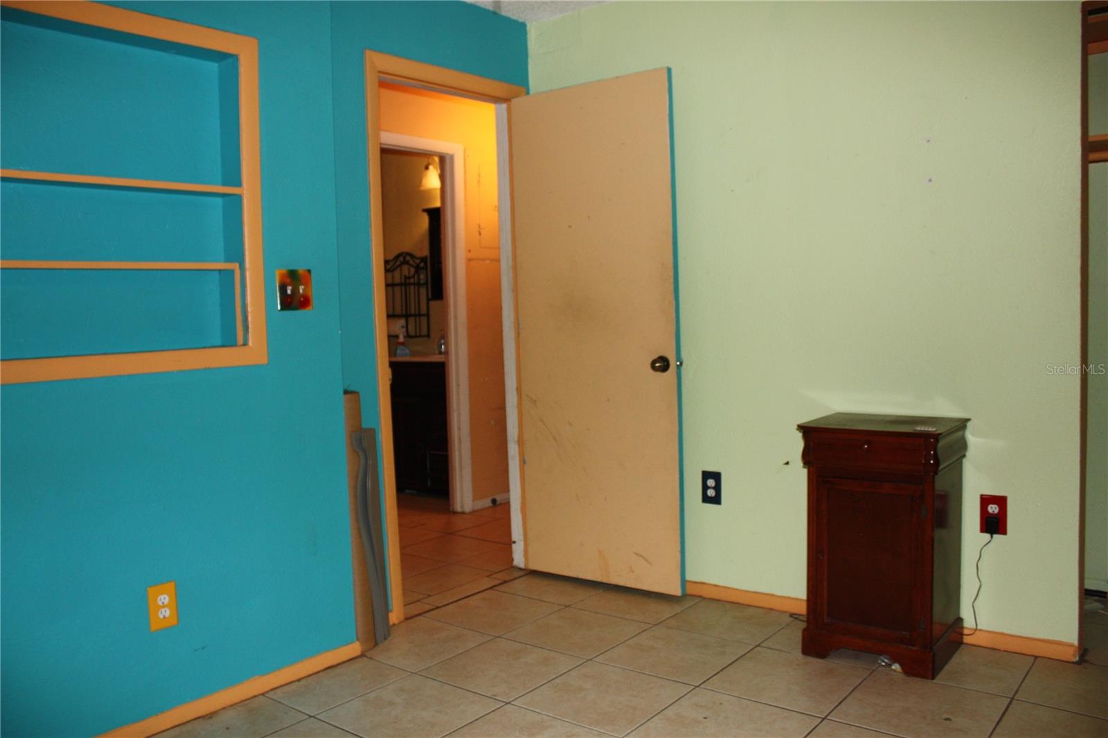 Image 19 of 33 For 1095 Golden Isle Drive