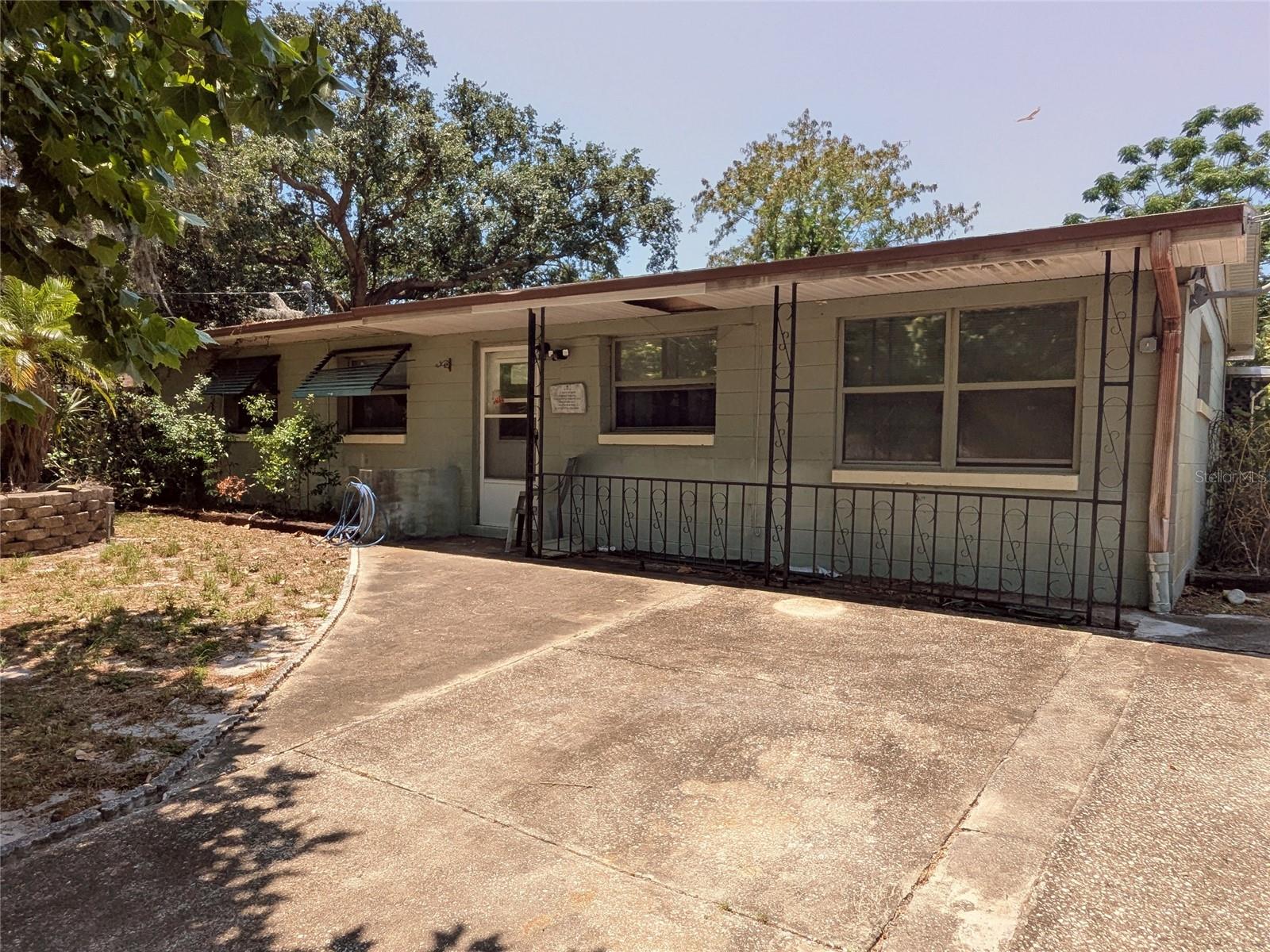 Image 4 of 33 For 1095 Golden Isle Drive