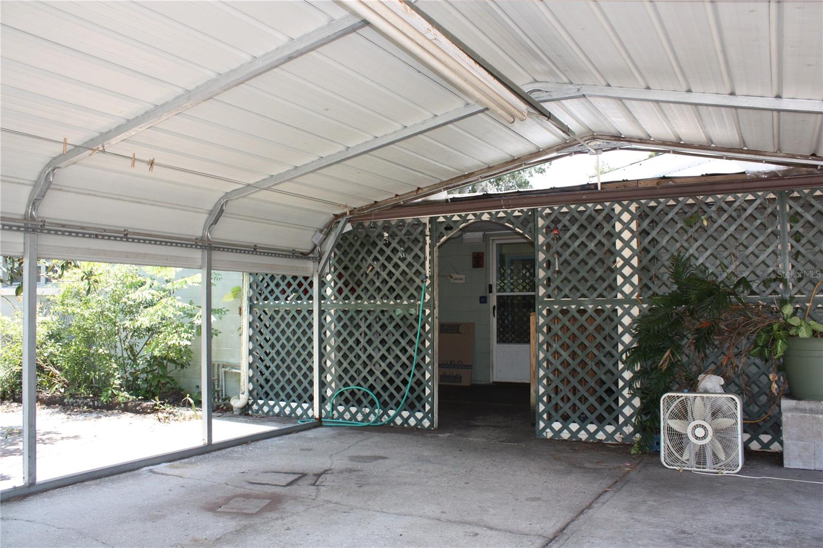 Image 5 of 33 For 1095 Golden Isle Drive